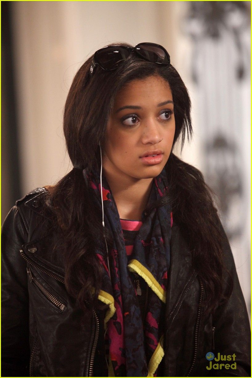 Picture of Samantha Logan Of Celebrities