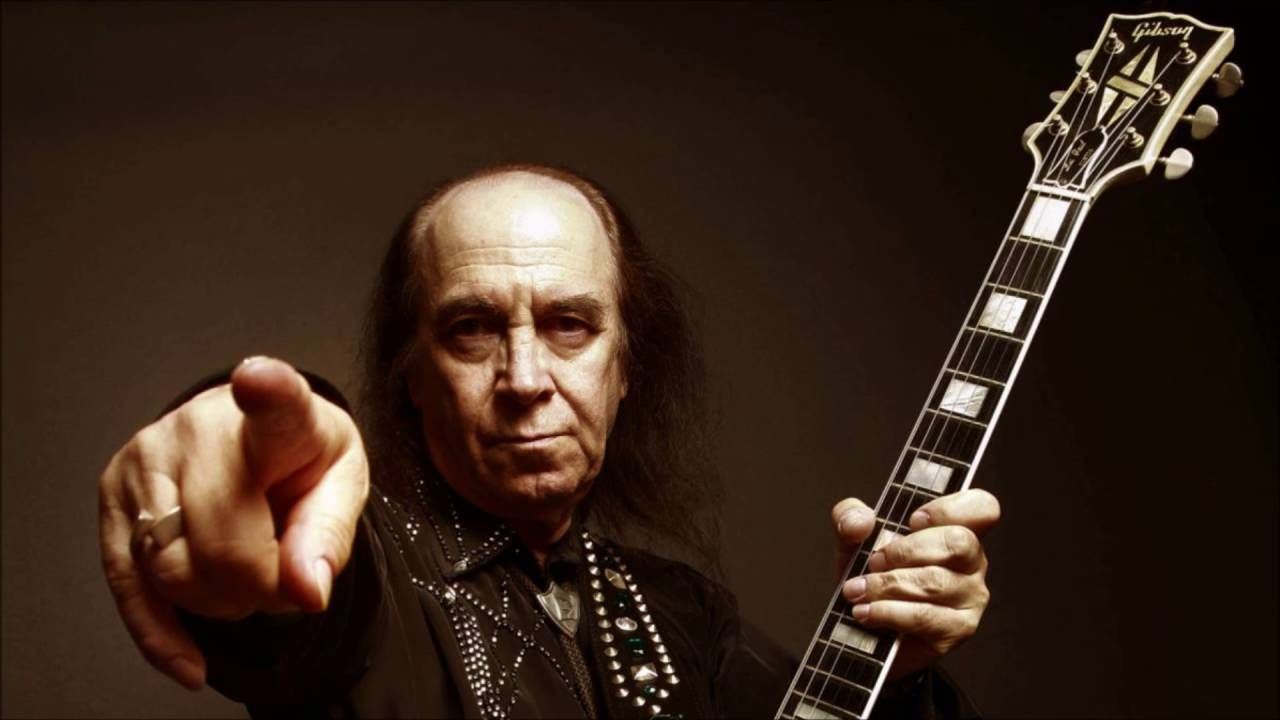 Erkin Koray Başına (İçerde Dizi Müziği) Sözleri: Kim olursan