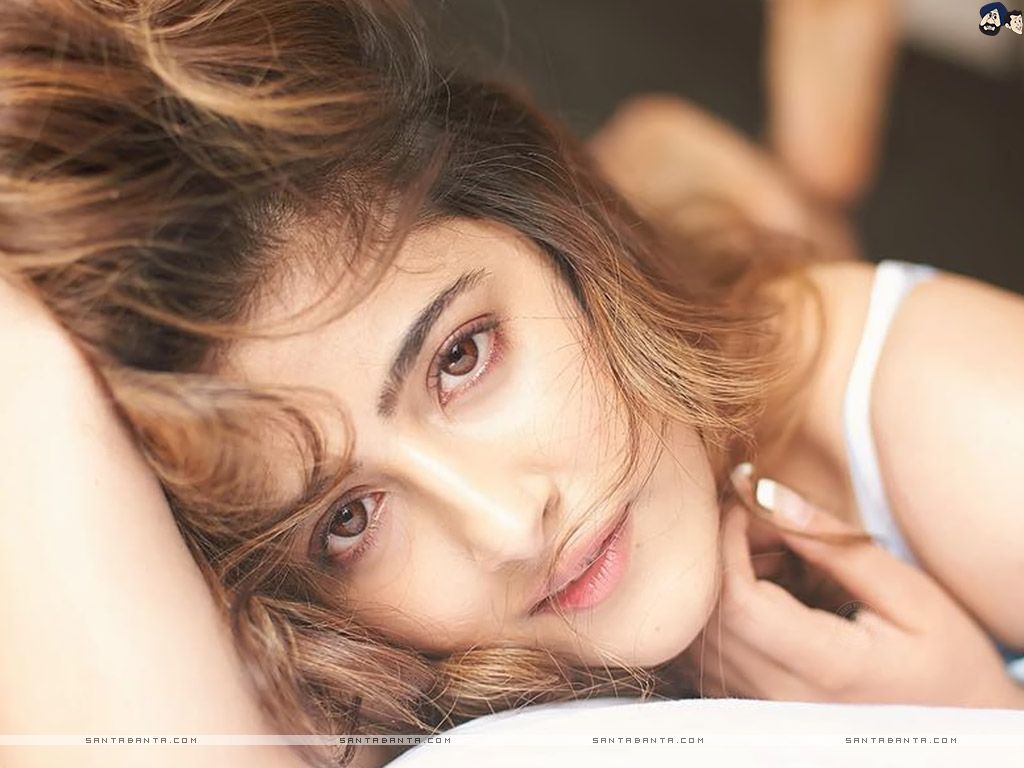 Hot Bollywood Heroines & Actresses HD Wallpaper I Indian Models