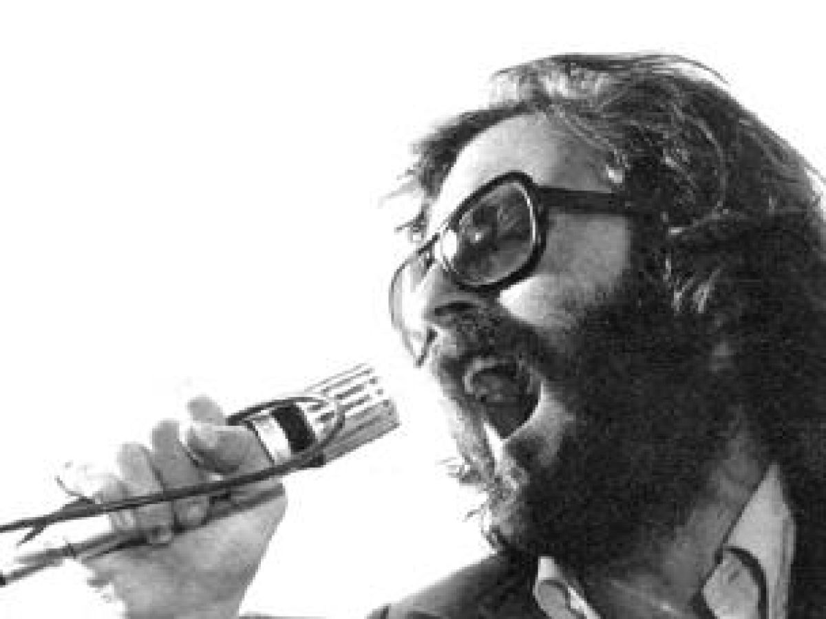 Cem KARACA'yı saygı ve özlemle anıyoruz. Bozcaada Belediye