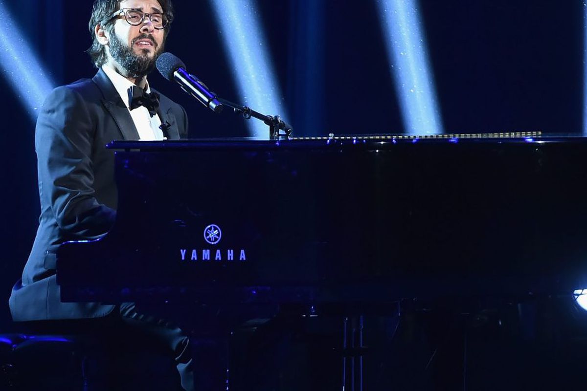 Josh Groban Finds Hectic Pace Much To His Liking Sun Times