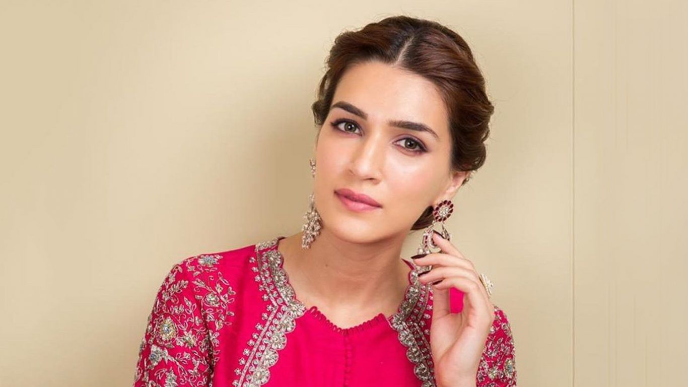 Kirti Sanon Pink Lehenga