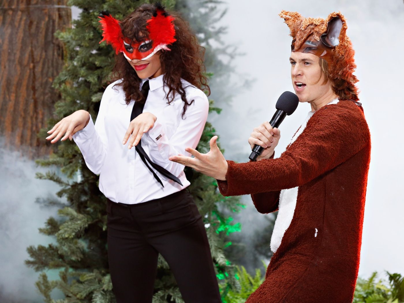 Ylvis sings a song What does the fox say Desktop wallpaper 1400x1050