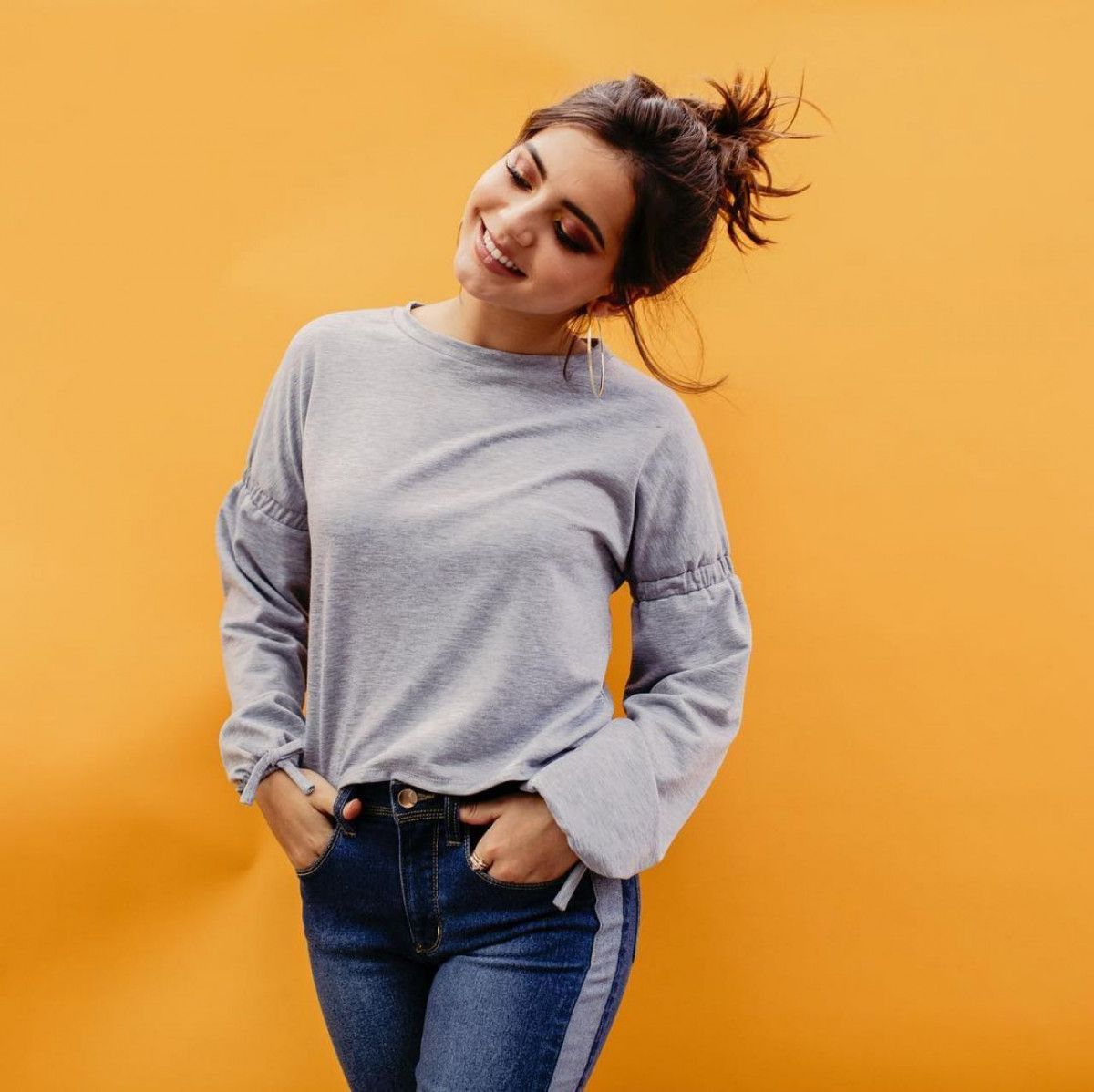 Isabela Moner Wallpaper