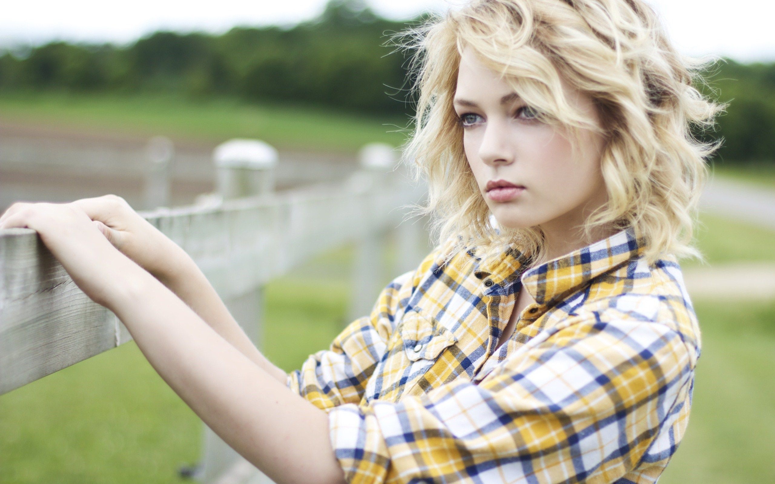 Cute American Girls Wallpaper. Beautiful blonde girl