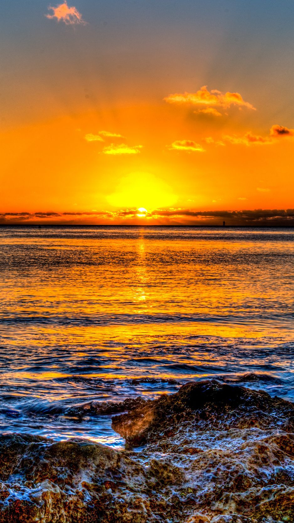 Download wallpaper 938x1668 sunset, horizon, sea, surf, hawaii