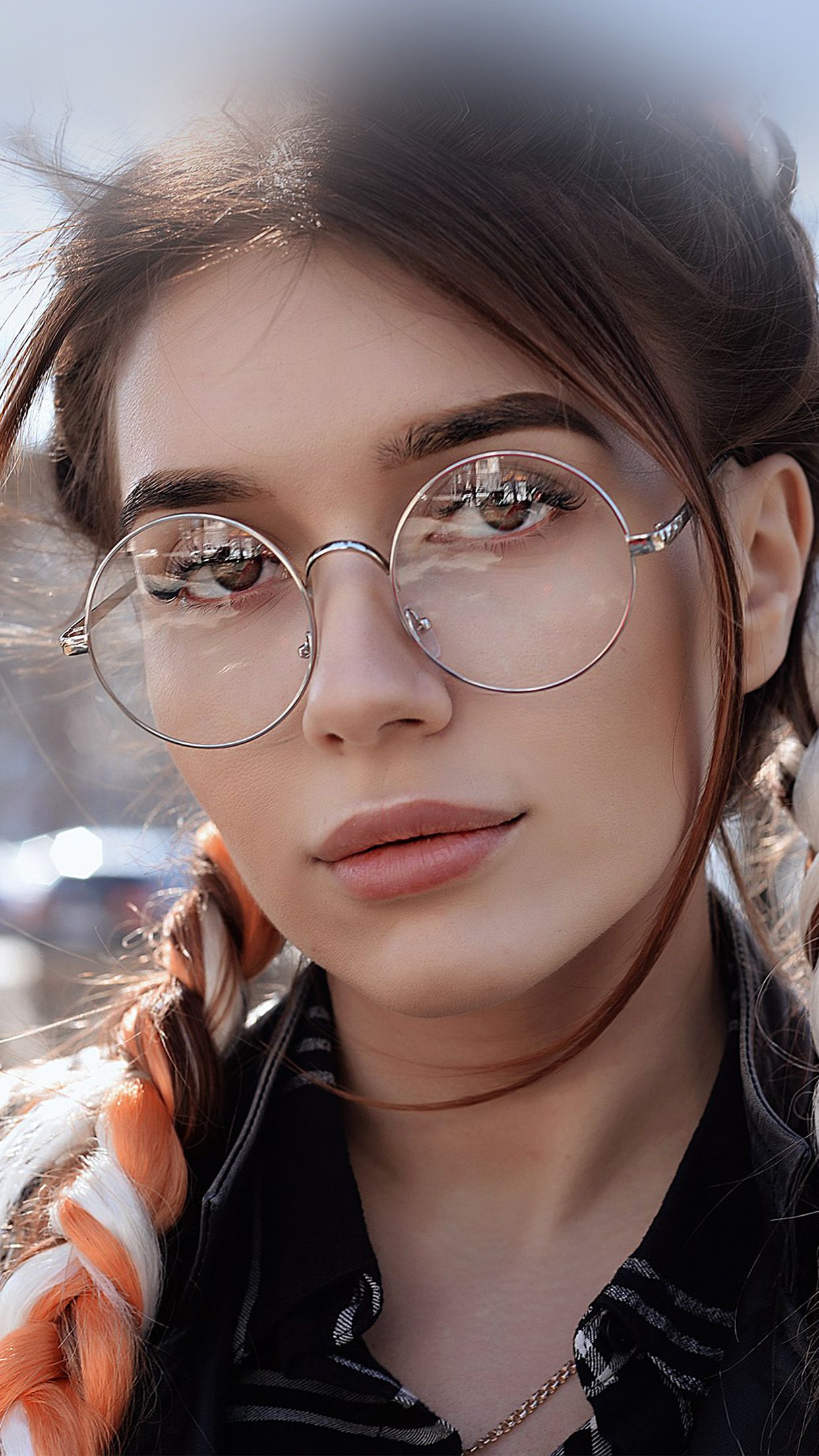 Dua Lipa Girl Glasses Wallpaper