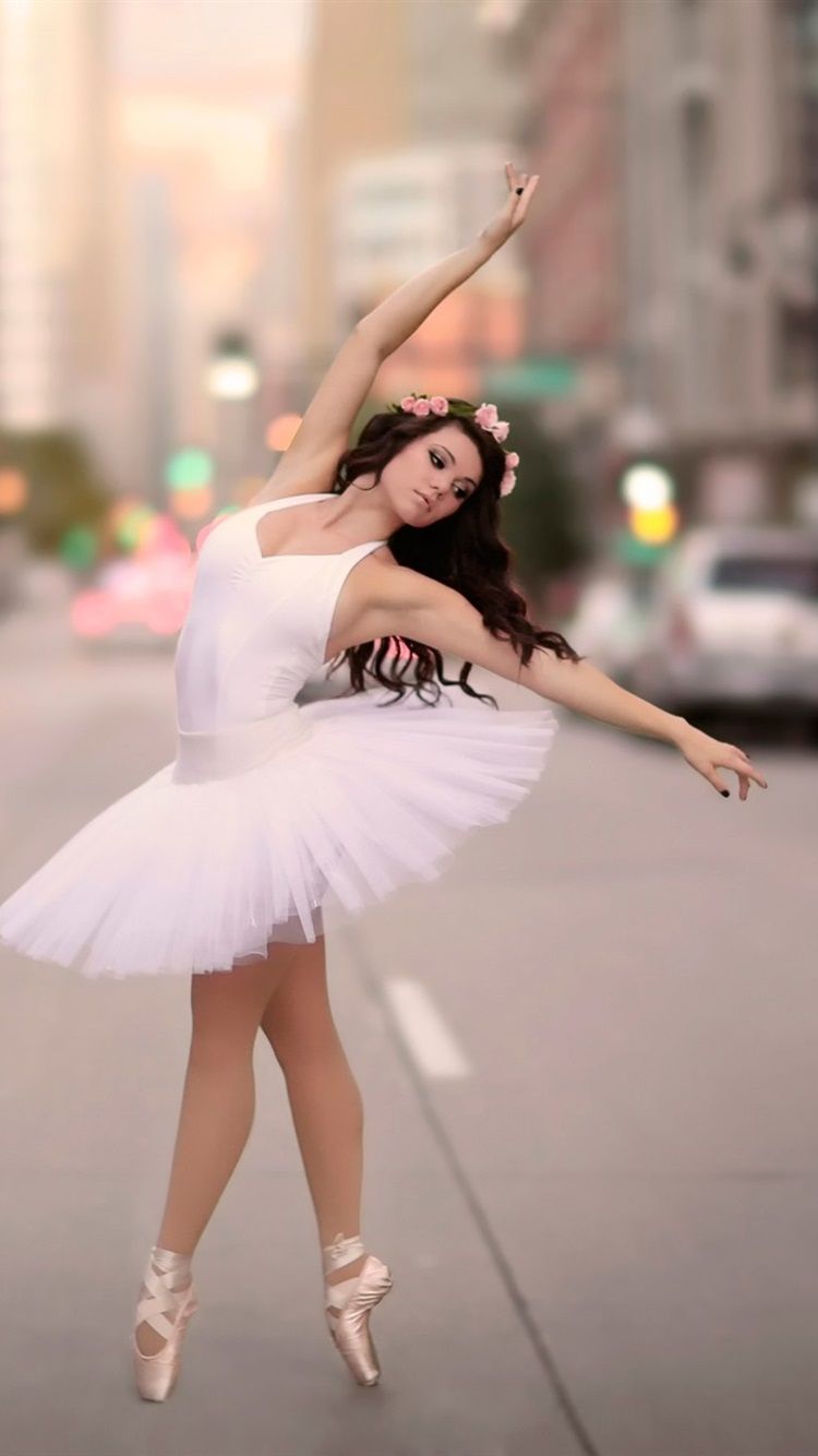 Ballerina Dancing At City Street 750x1334 IPhone 8 7 6 6S