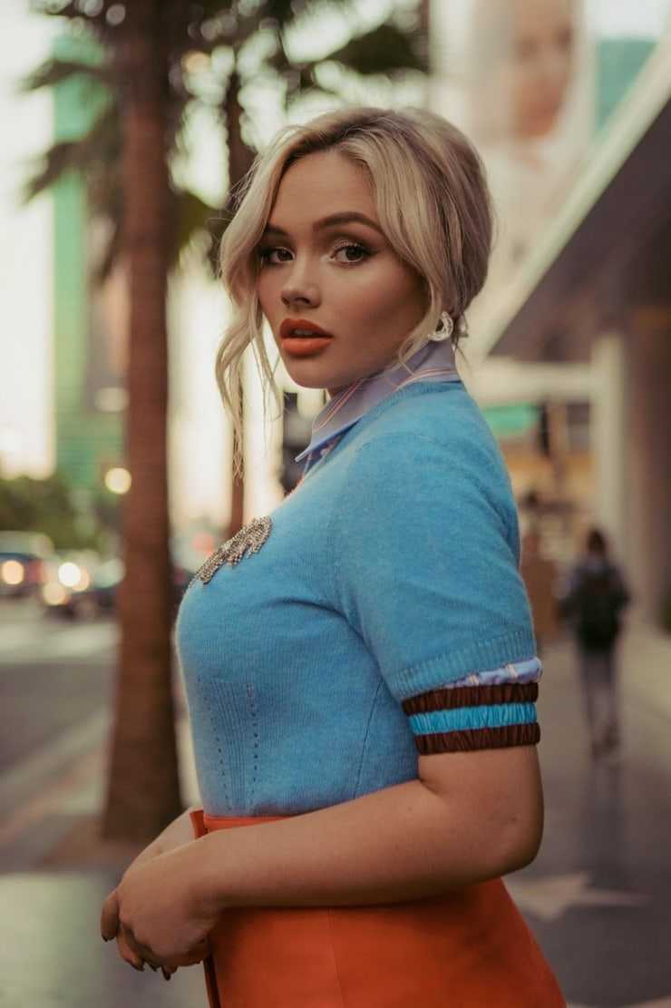 Hot Picture Of Natalie Alyn Lind