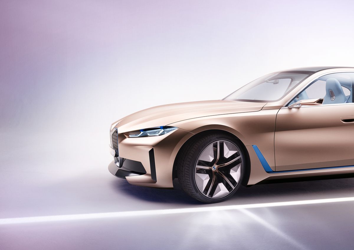 BMW's electric i4 sedan finally shown off in concept form