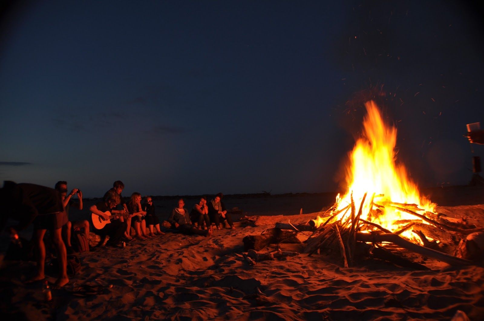 Free download Beach Campfire Wallpaper Campfire at night viewing