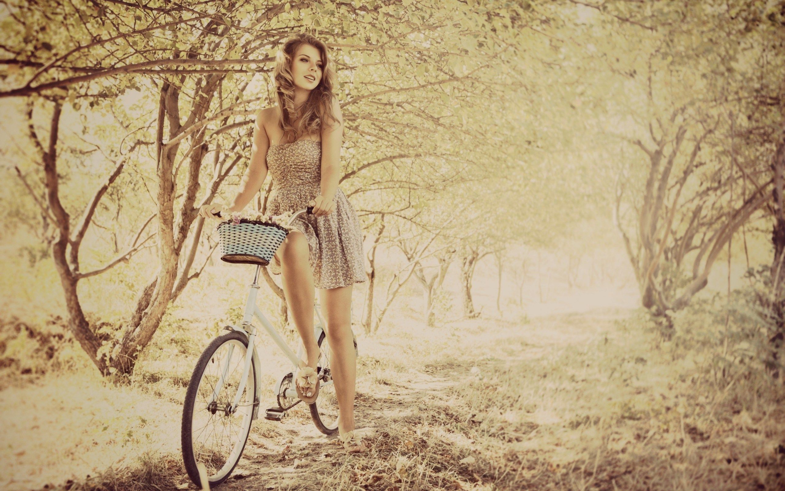 Women On Bike Wallpapers - Wallpaper Cave