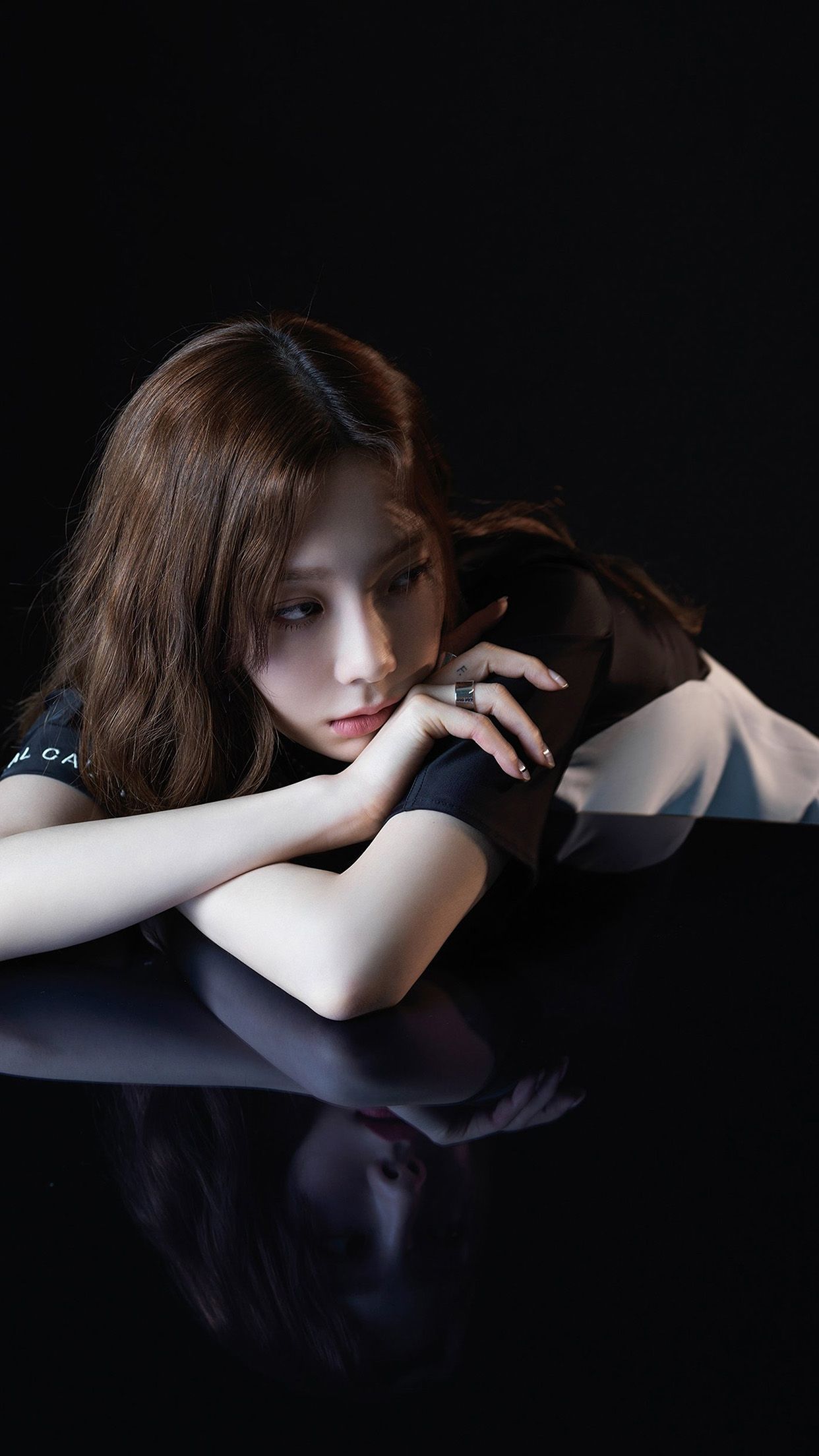 Taeyeon Girl Snsd Black Dark Wallpaper