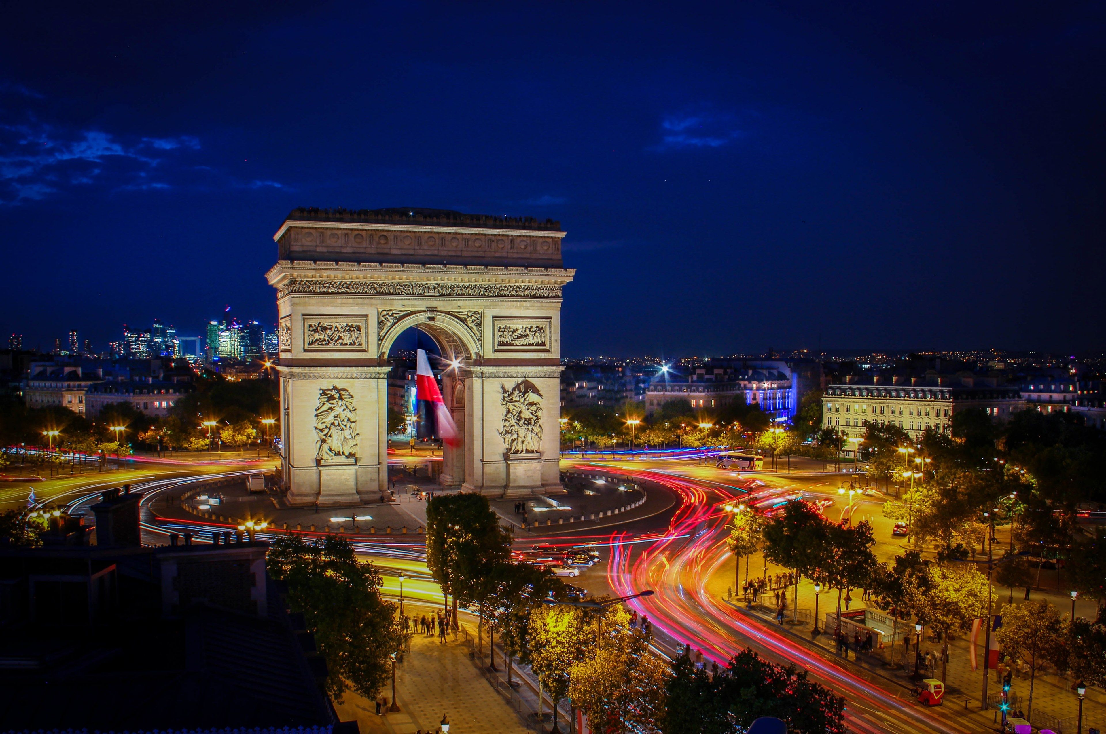 long exposure arc de triomphe in paris 4k wallpaper and background