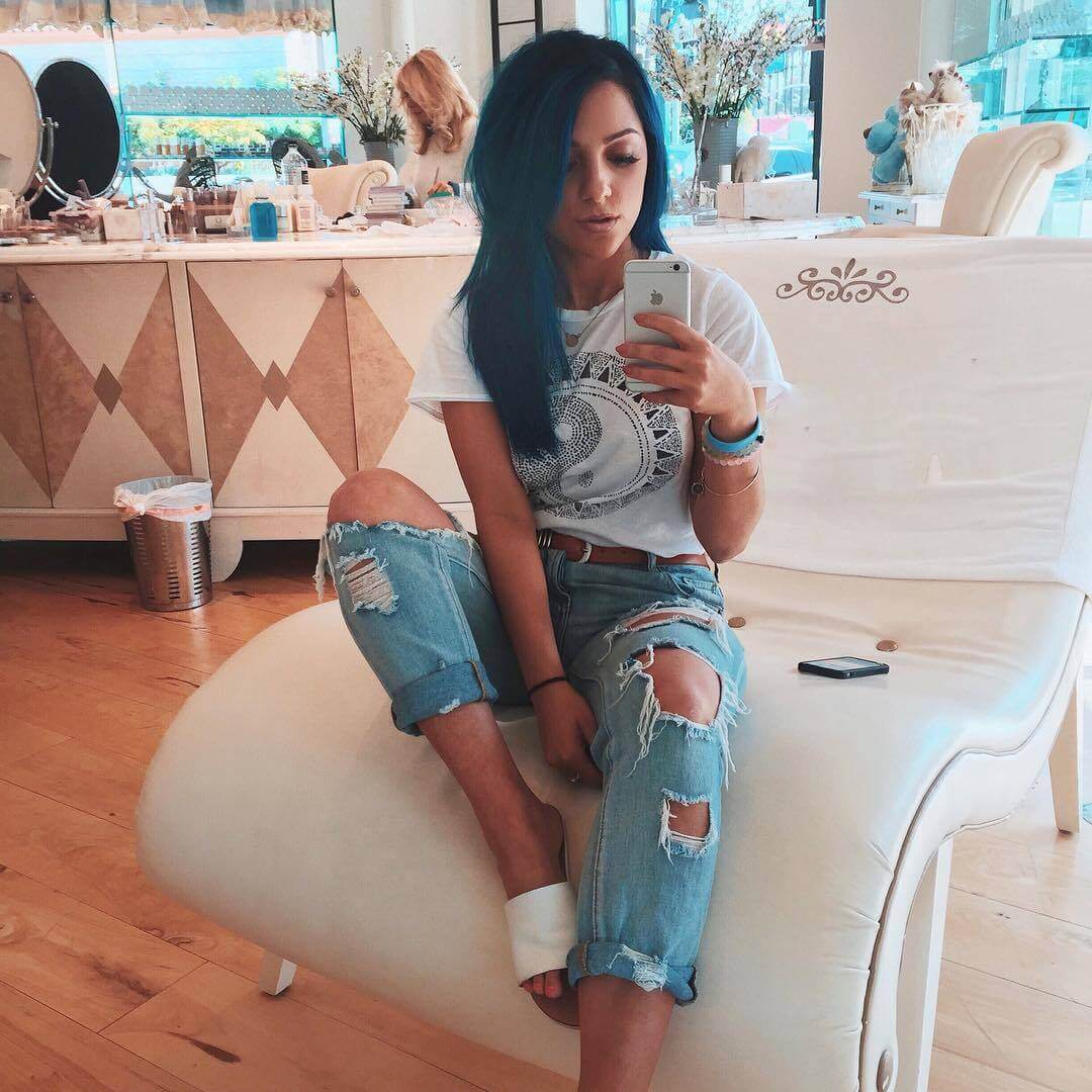 Hot Picture Of Niki DeMartino Which Will Make You Sweat All