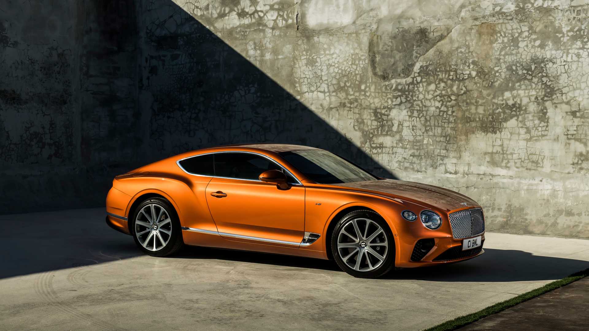 Bentley Continental GT V8 Coupe Front Three Quarter