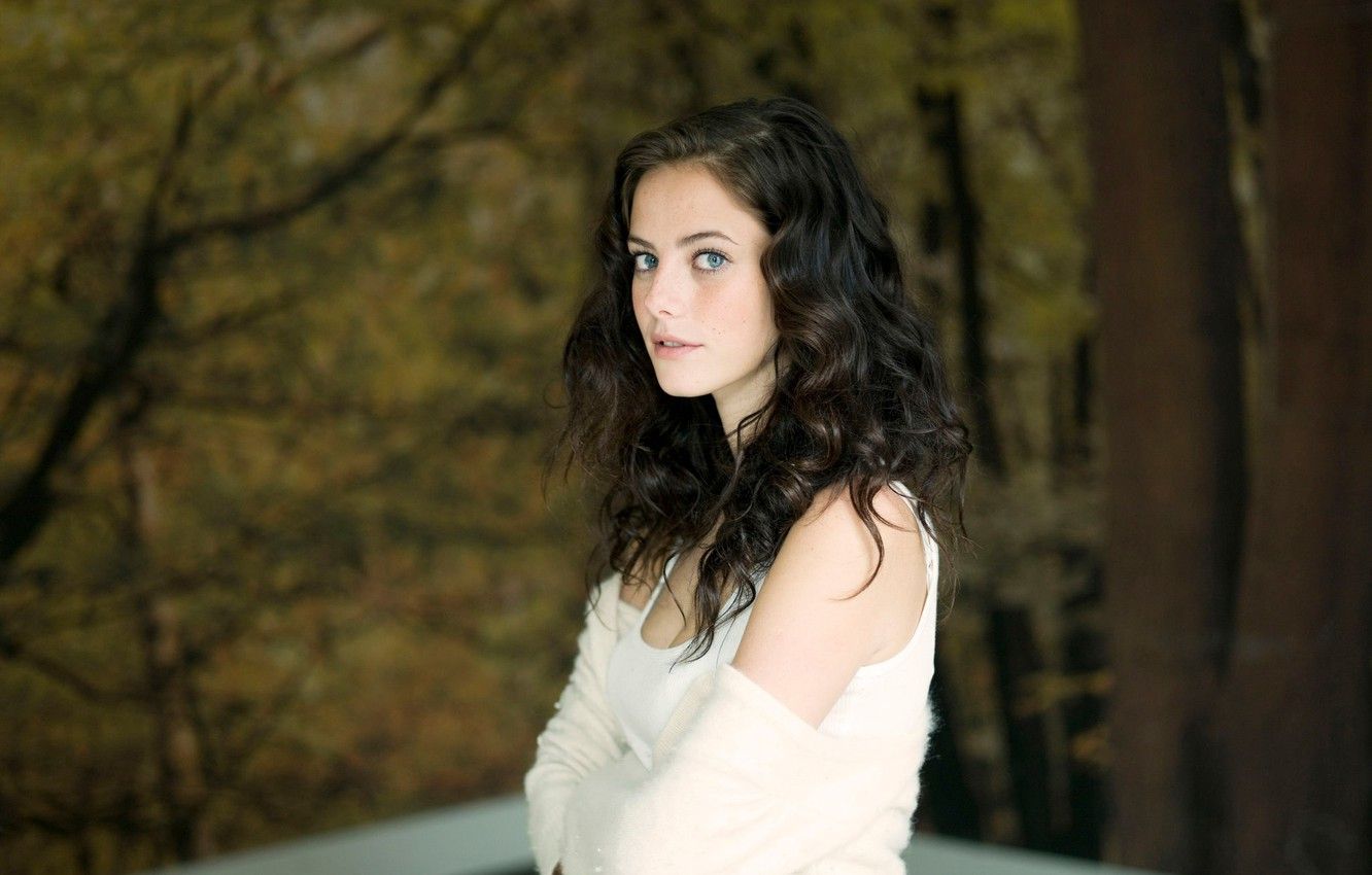 Wallpaper pose, actress, Kaya Scodelario image for desktop