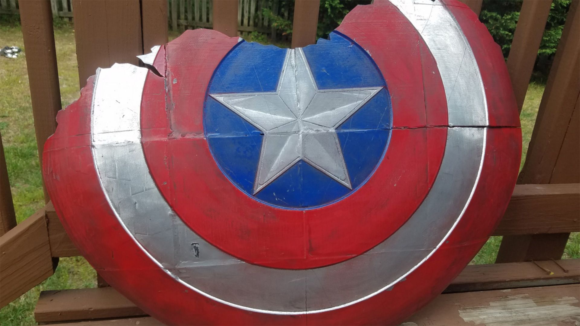 Model of the Week: Captain America's Shield [So BROKE!]
