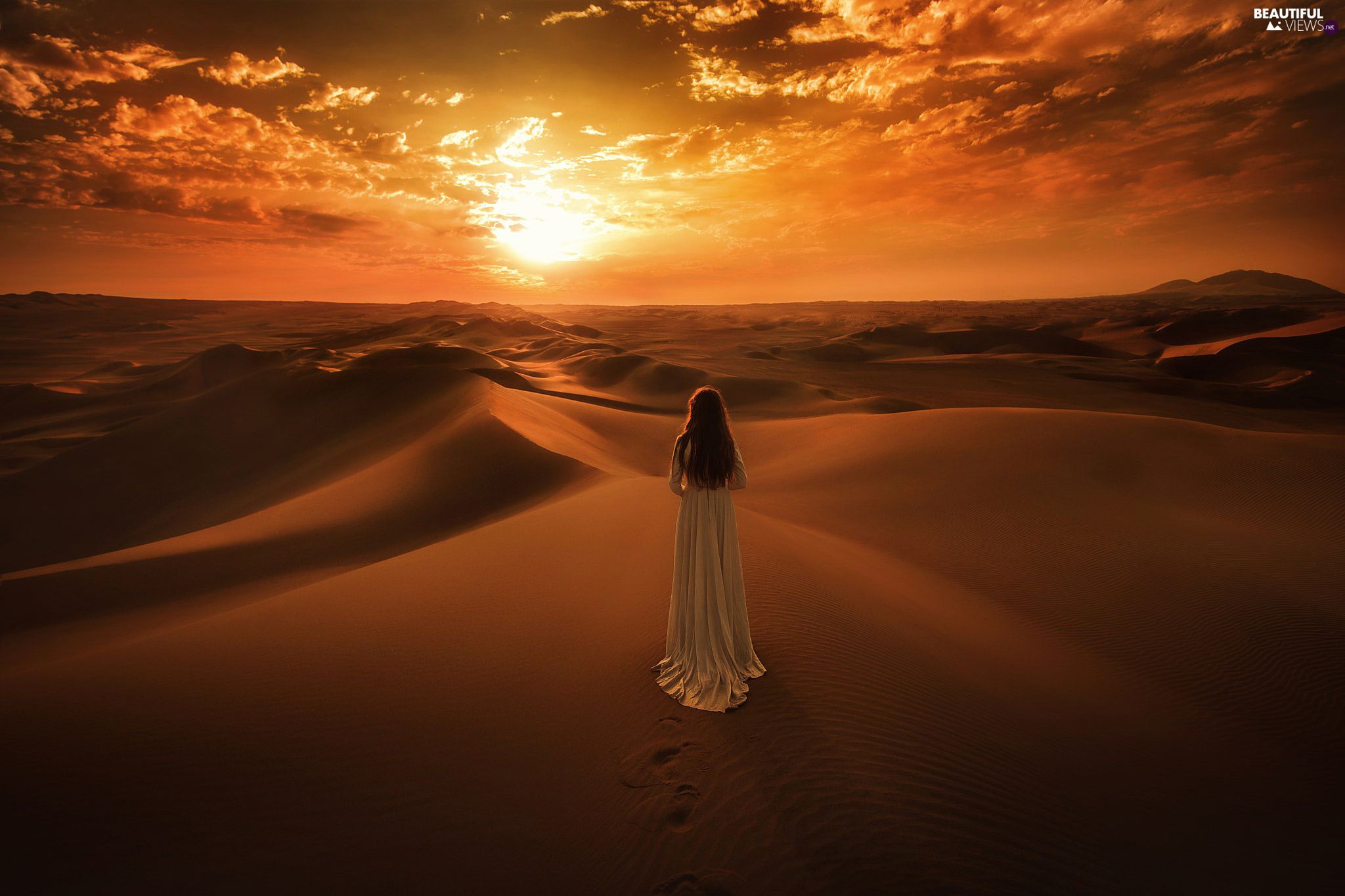 Great Sunsets, Desert, Women views wallpaper: 2048x1365