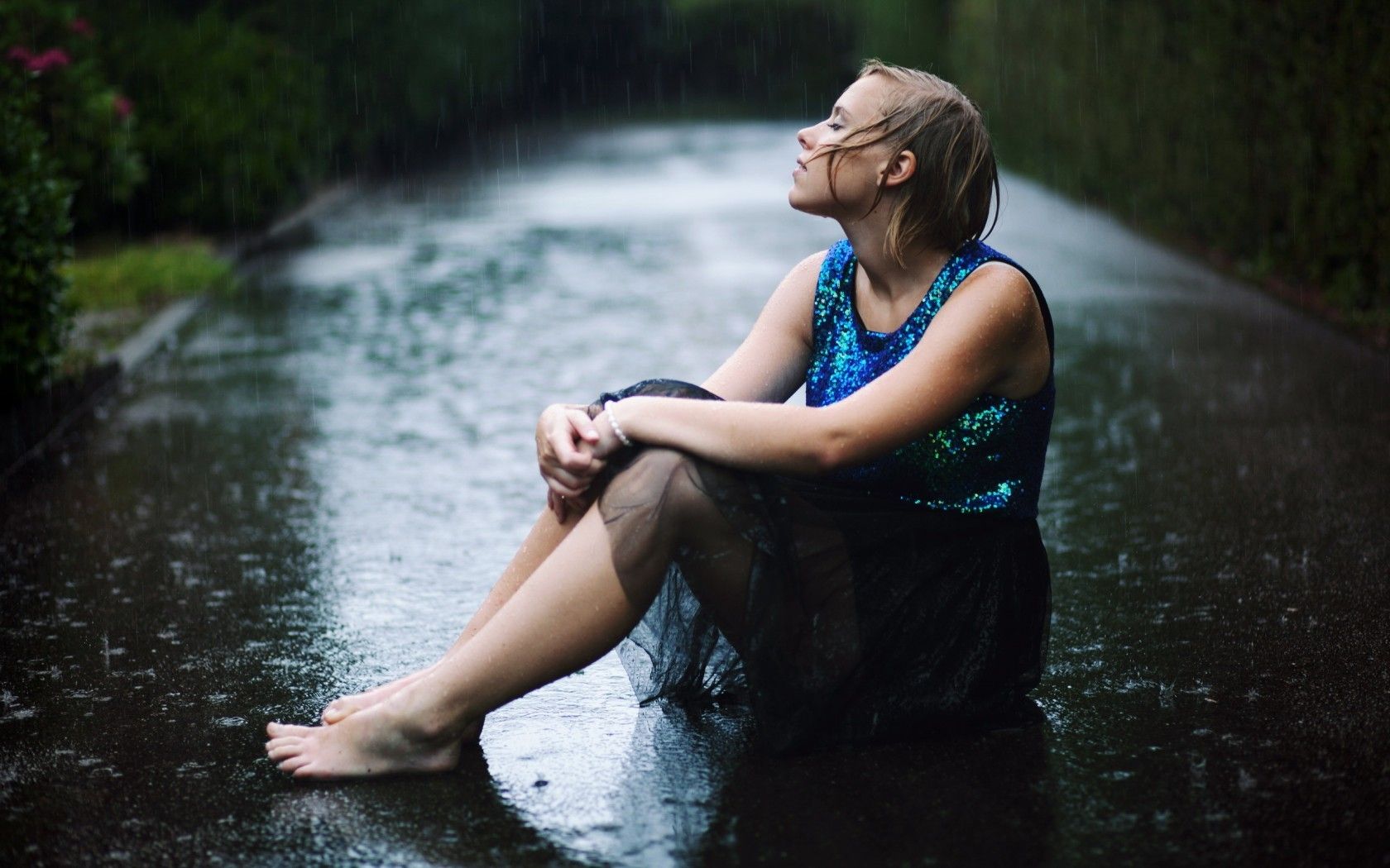 women, rain, outdoors, lonely, roads, lone woman wallpaper