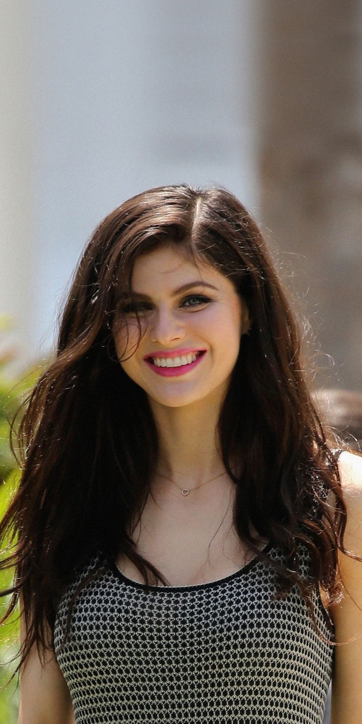 amazing wallpaper Smile, actress, Alexandra Daddario, 1080x2160