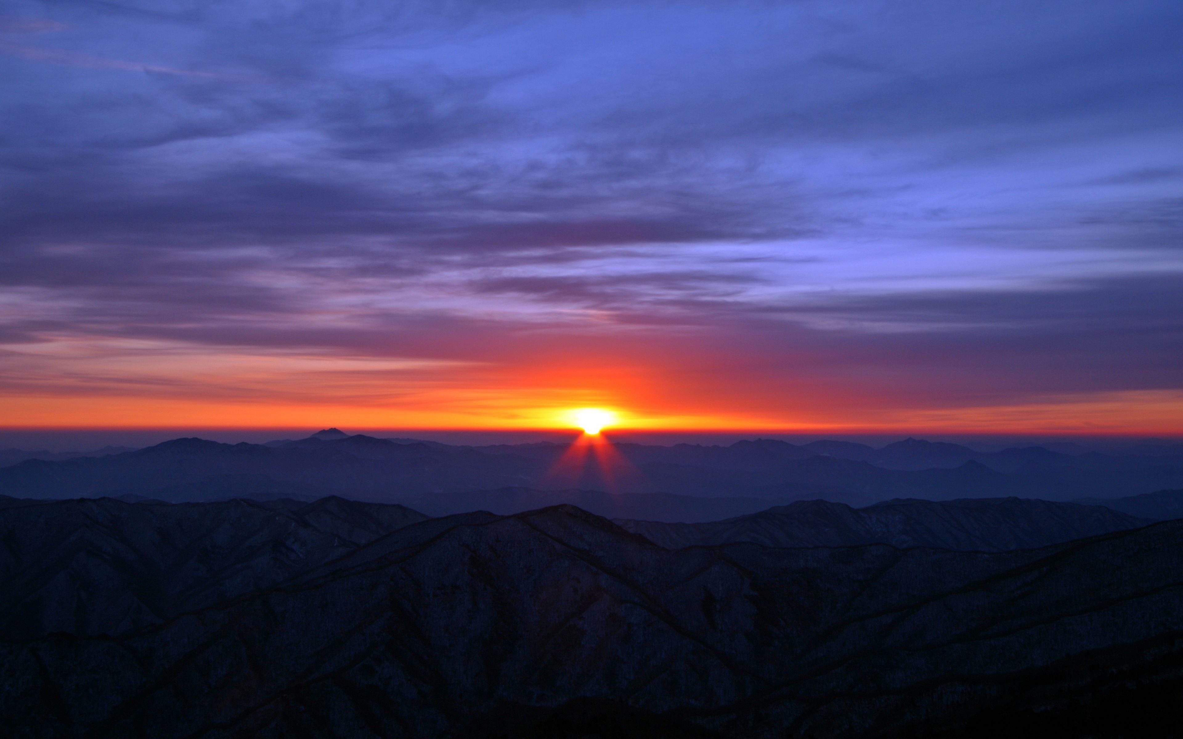 Download wallpaper 3840x2400 mountains, sunrise, horizon, dawn