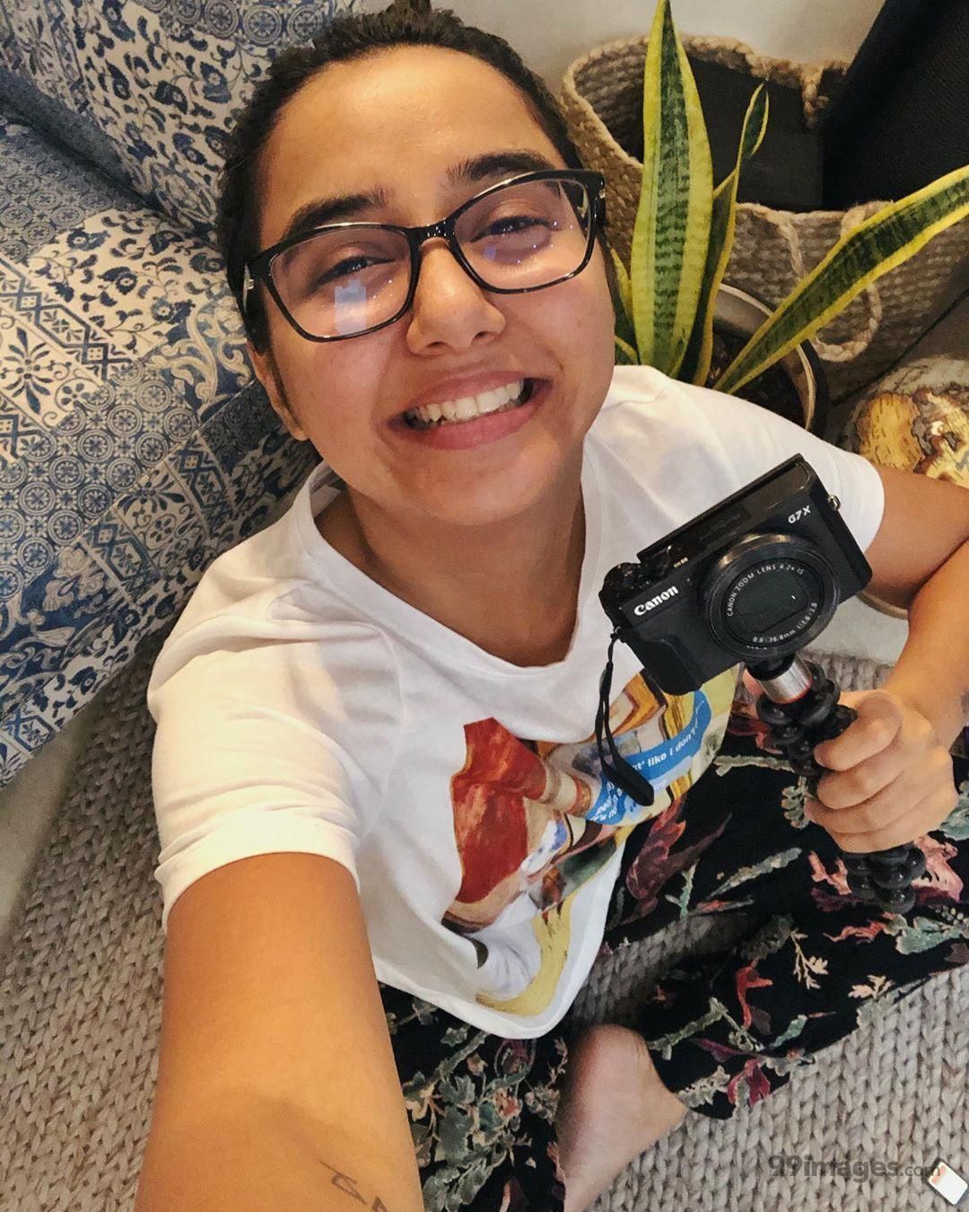 ✅ Prajakta Koli Hot HD Photo & Mobile Wallpaper, WhatsApp