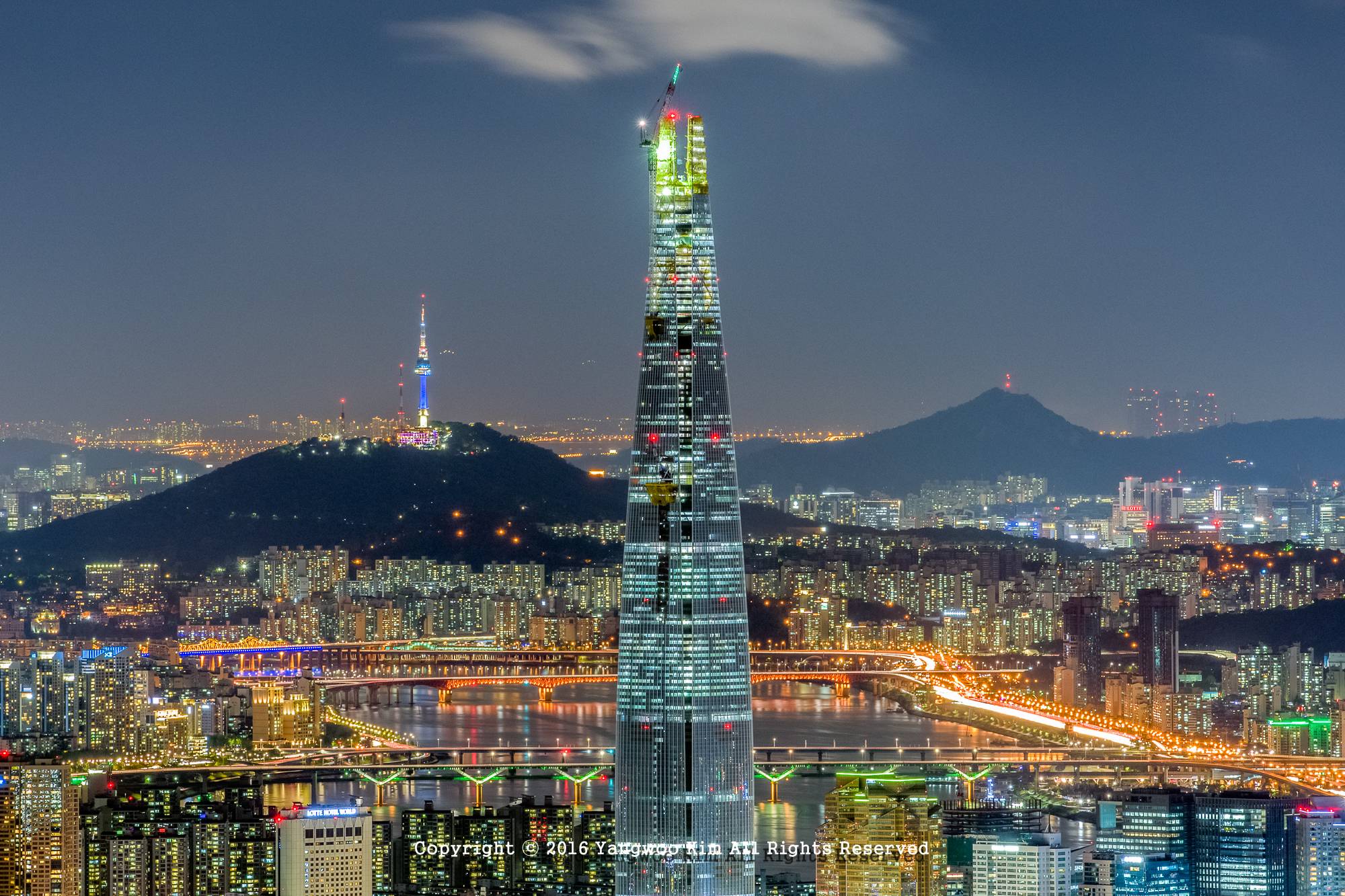 SEOUL. Lotte World Towermft fl. Com. Page