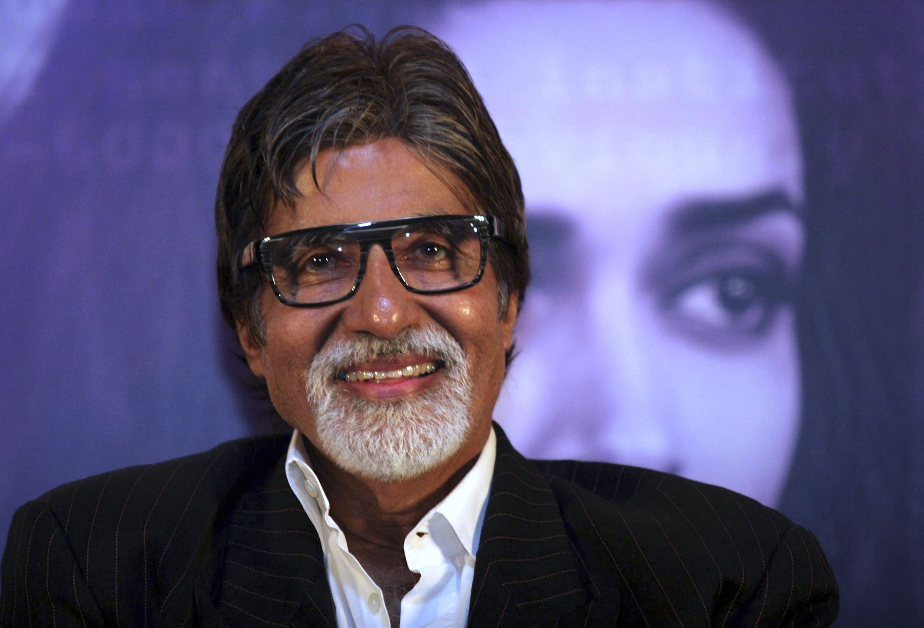 Amitabh Bachchan In Smile Bachchan Image HD