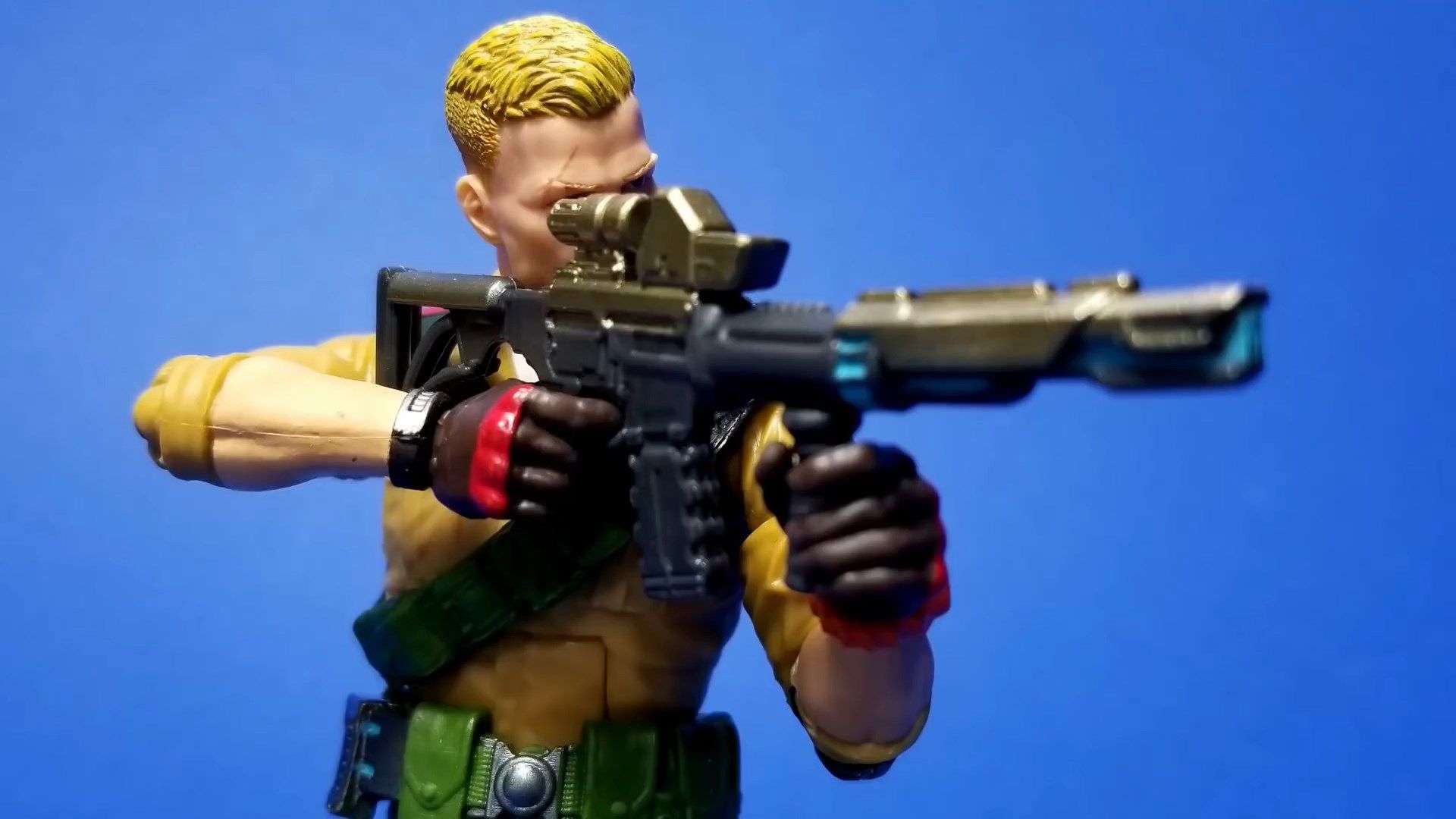 In Hand Image Of G.I. Joe: Classified Series Scarlett And Duke