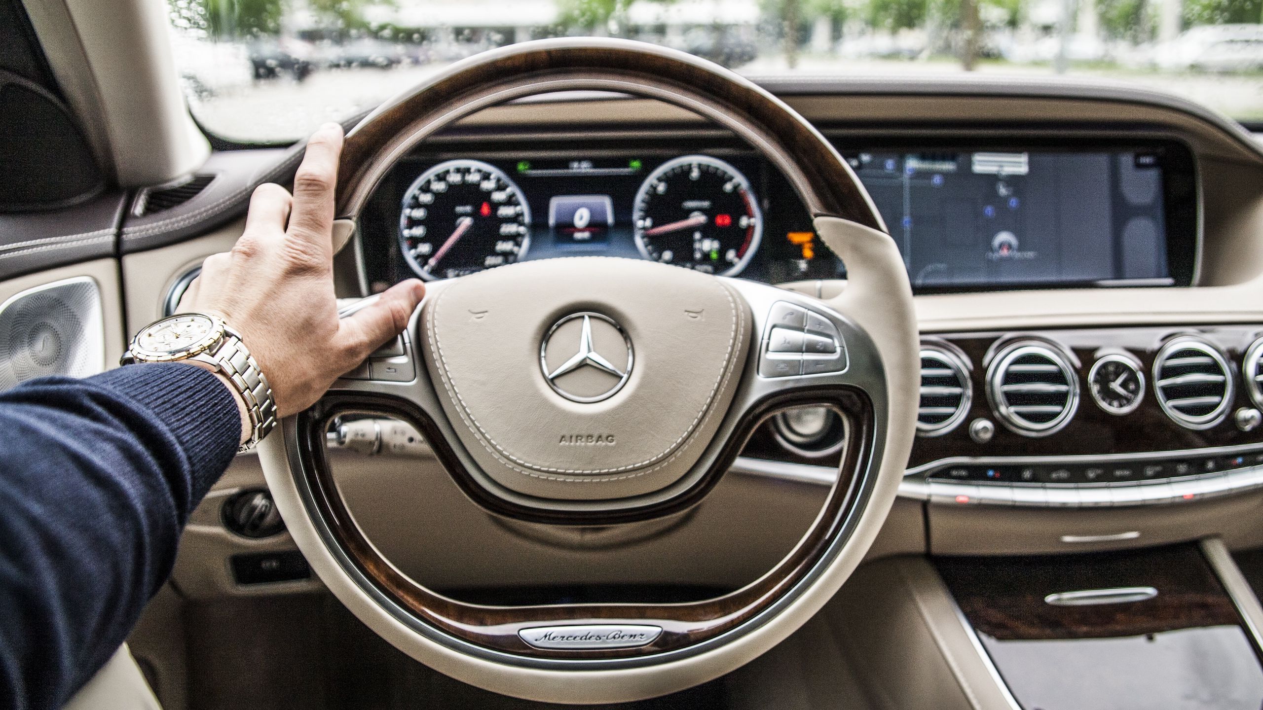 Download wallpaper 2560x1440 mercedes, car, steering wheel