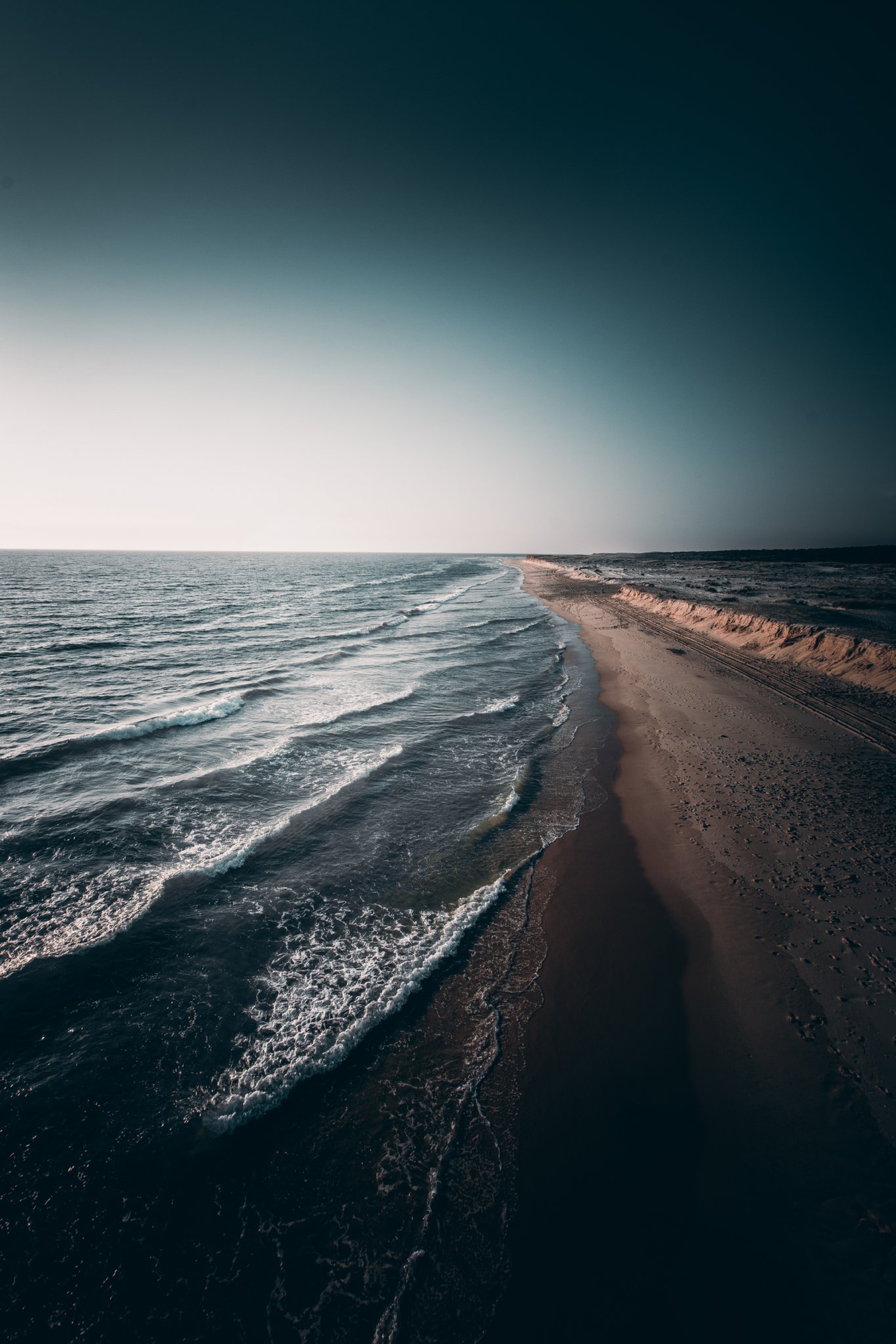 Quiet Sea Waves Wallpaper for Android