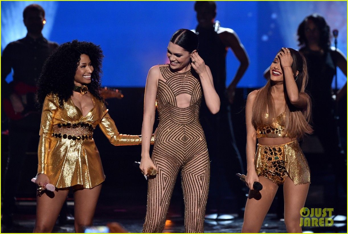 Jessie J, Ariana Grande & Nicki Minaj Perform 'Bang Bang' at AMAs
