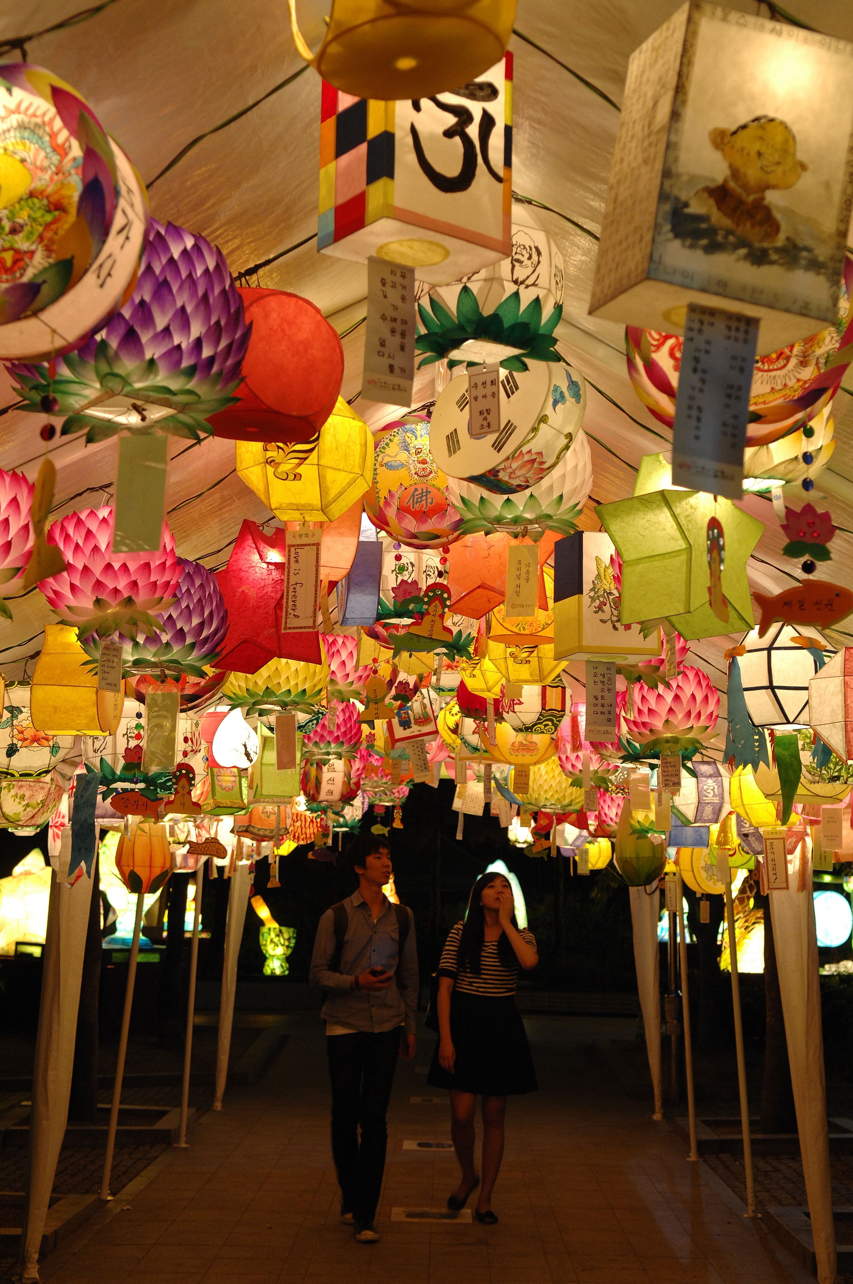 Please come see the meticulously crafted and exquisite lanterns