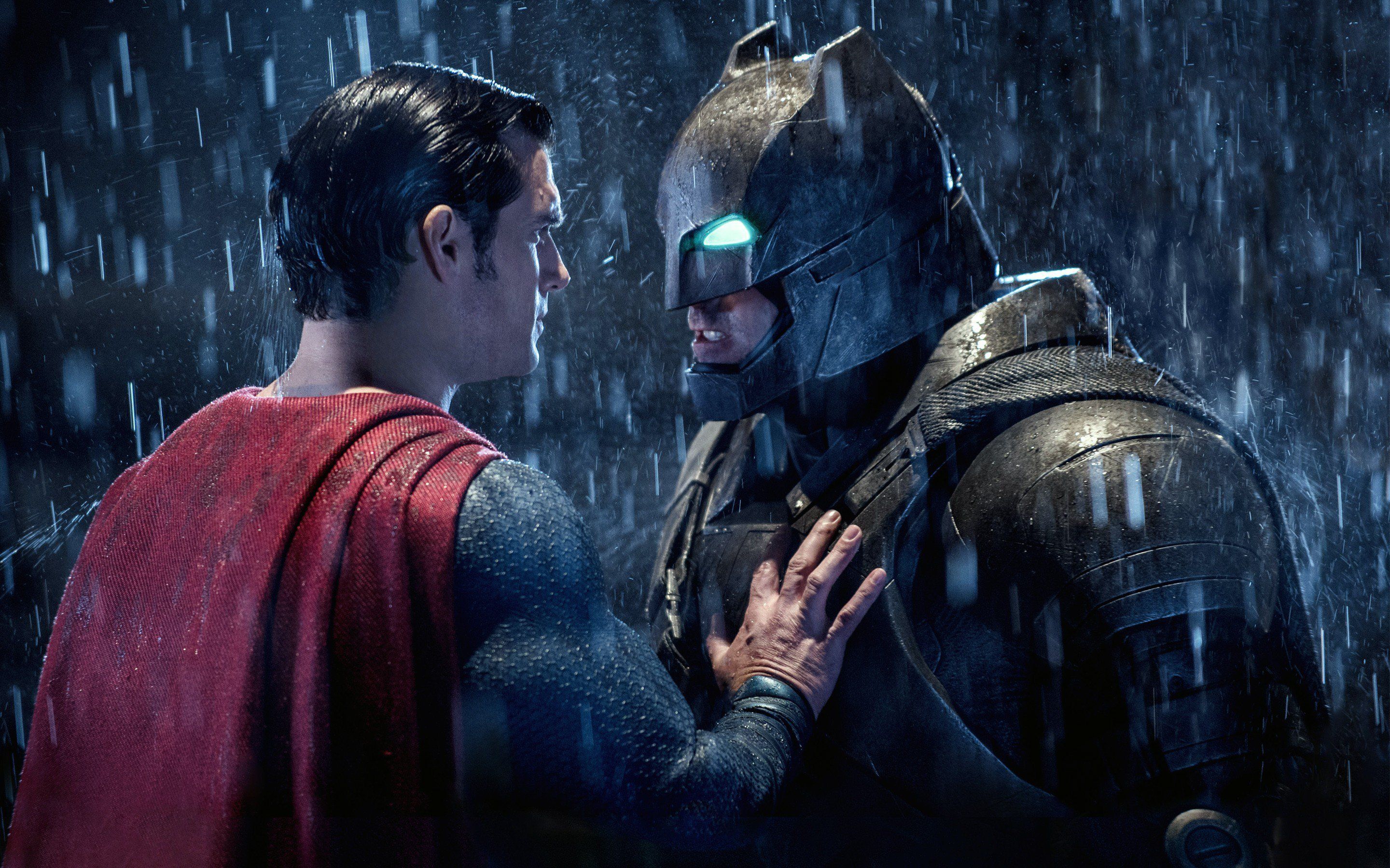 Batman and Superman Fight Over Who Gets to Be the Boss in 'Justice
