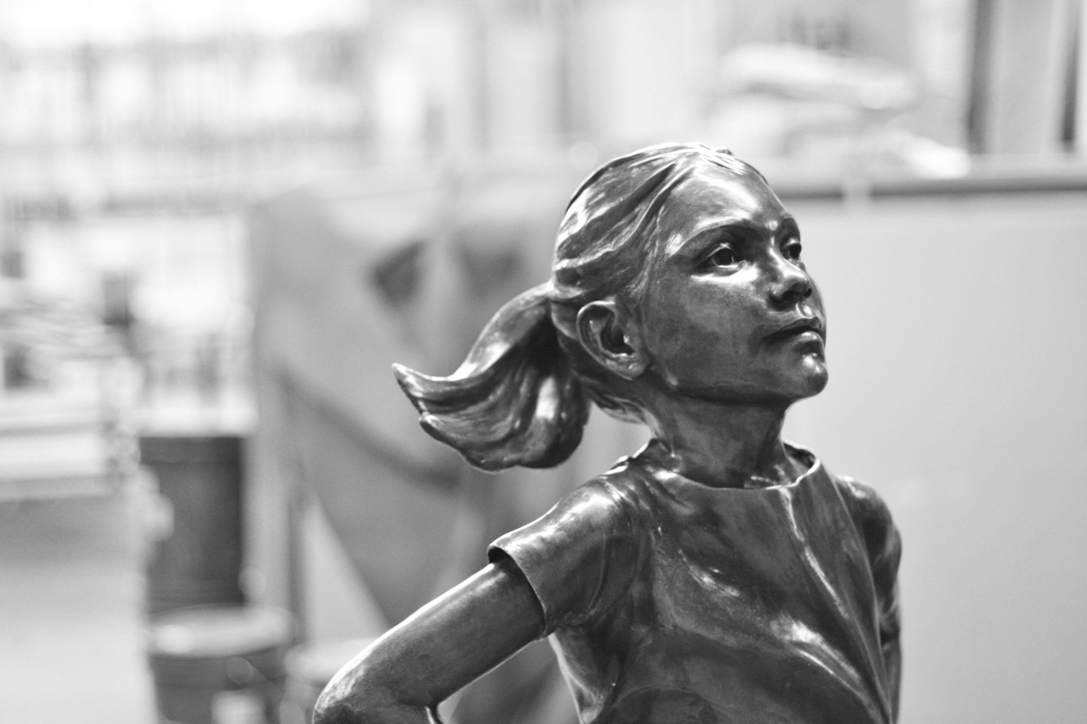 Photos: Statue of 'fearless girl' staring down Wall Street bull