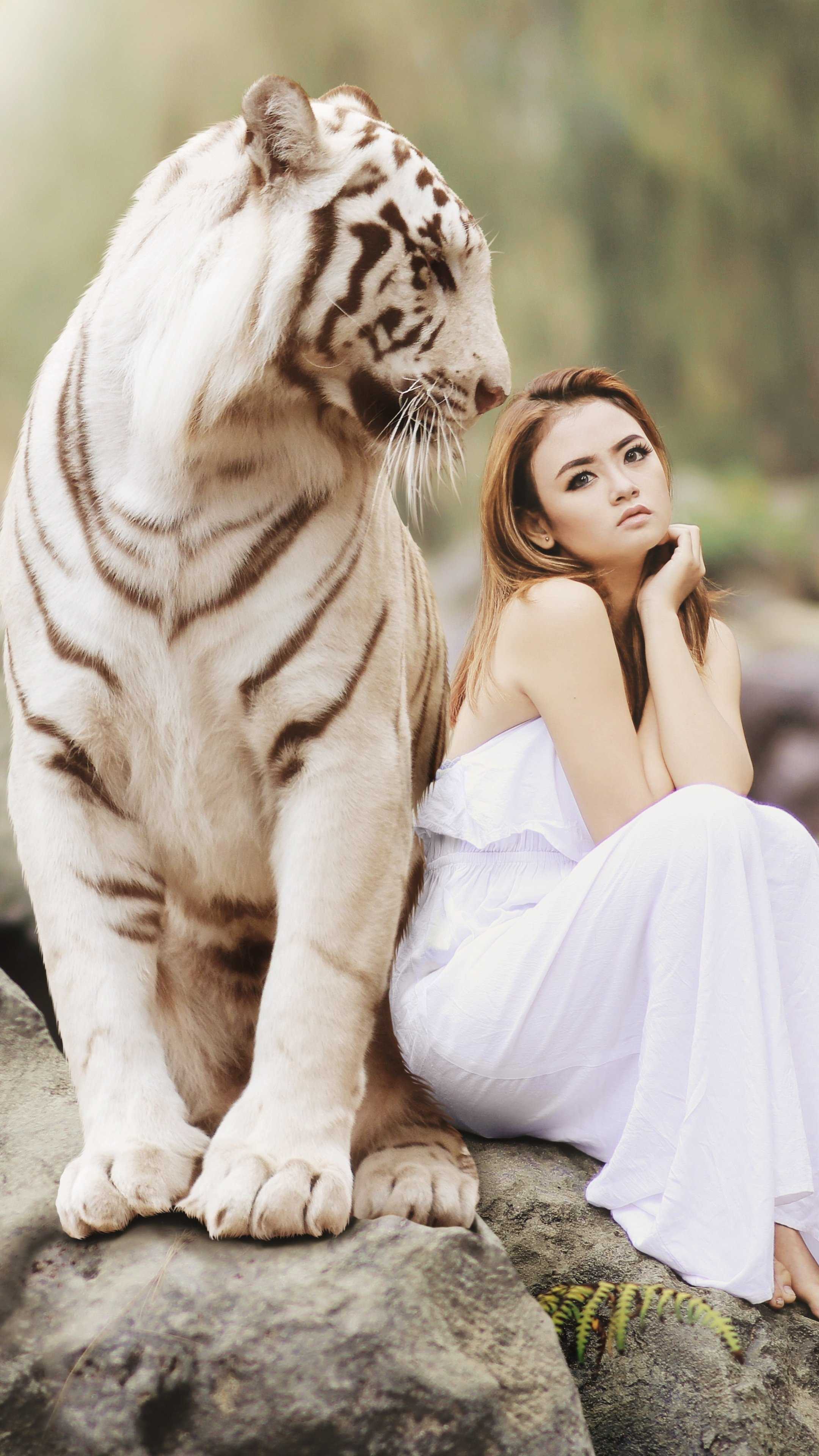 Girl With White Tiger 5K HD Wallpaper (2160x3840)