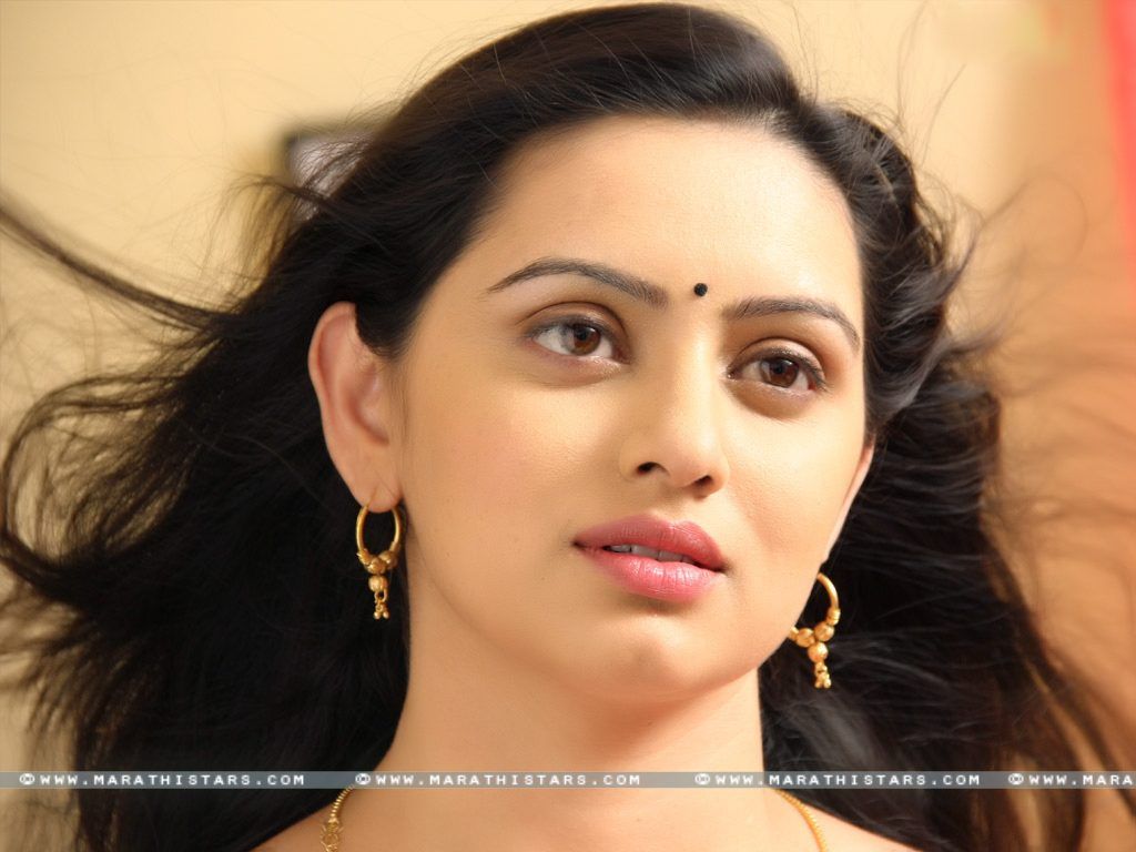 Marathi Actress Wallpaper For Mobile