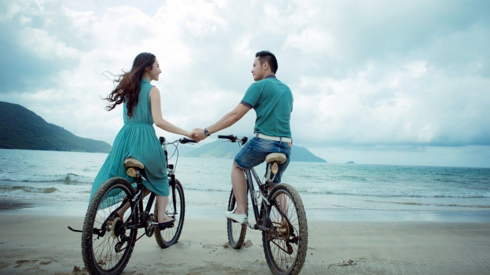 Couple Bicycle Riding On Beach HD Wallpaper 75, Wallpaper13.com