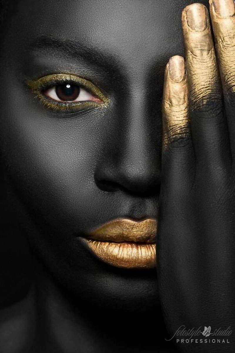 Fashionable girls Black and gold Mobile Wallpaper. Black women