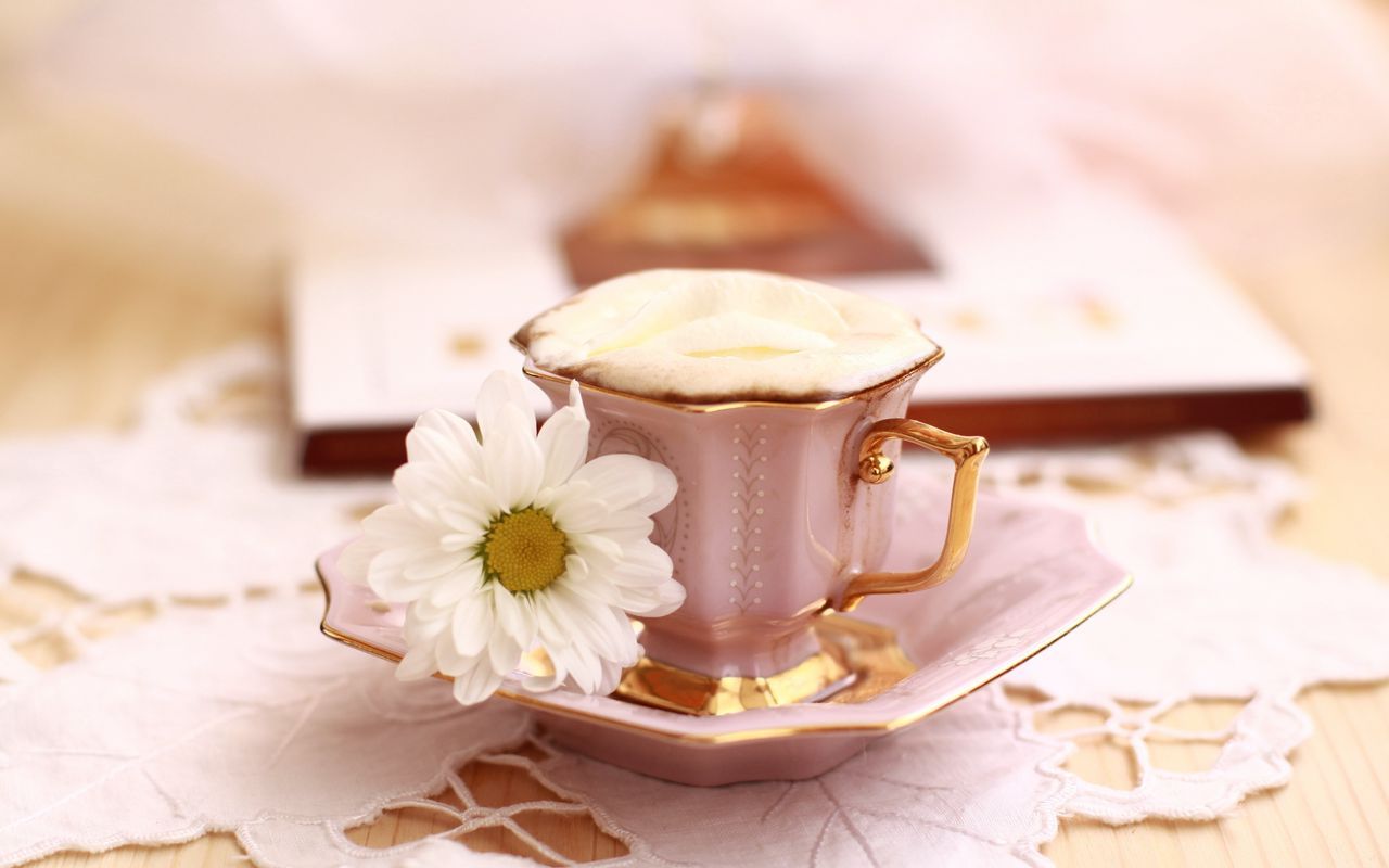 Download wallpaper 1280x800 coffee, still life, flowers, cup