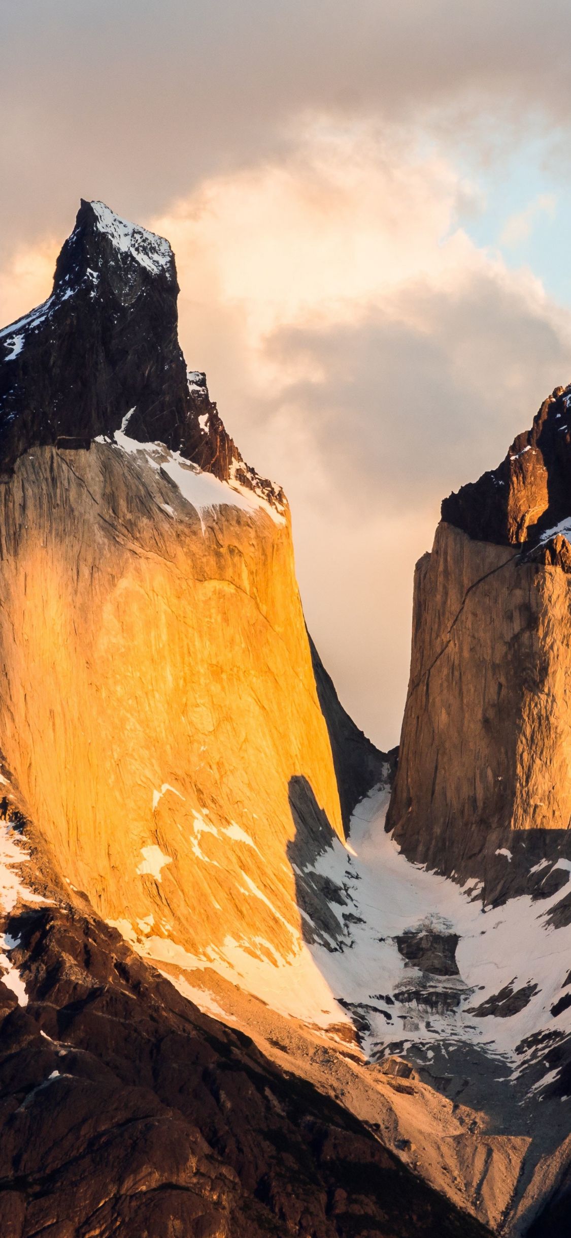 Download 1125x2436 wallpaper golden peak, torres del paine