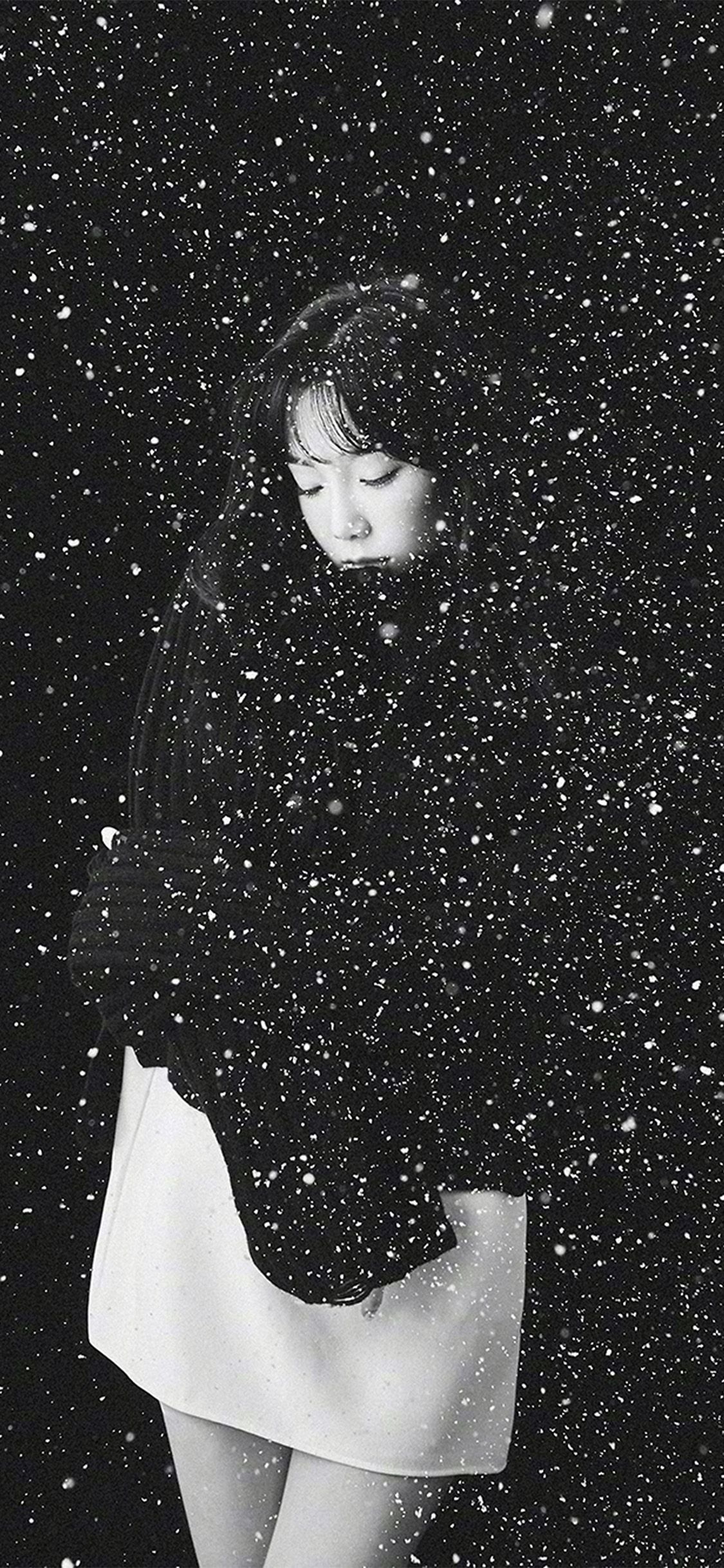 iPhoneX wallpaper: snow girl snsd taeyeon black bw kpop