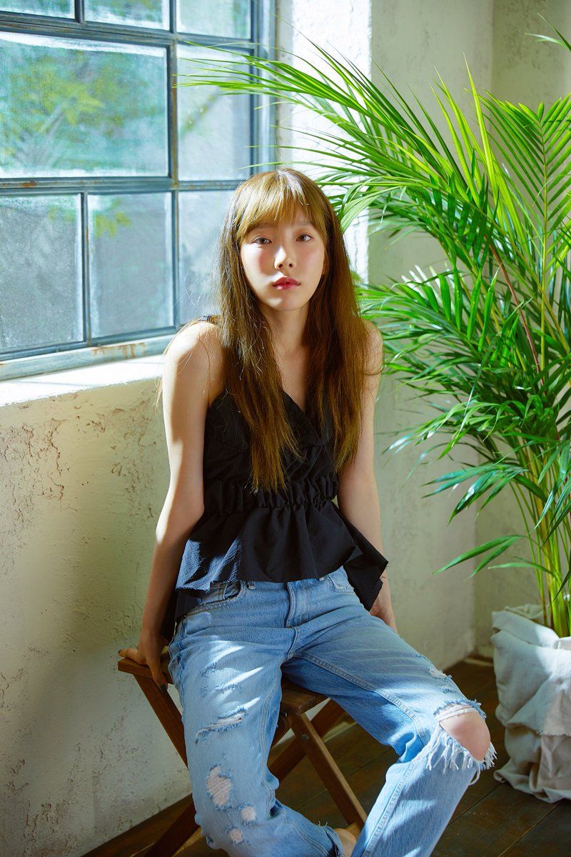 Update: Girls' Generation's Taeyeon Stuns In More Gorgeous “Four