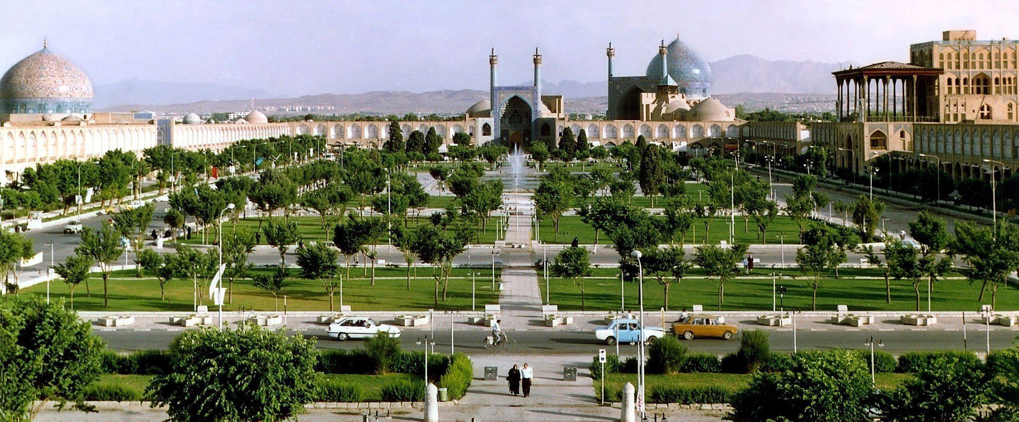 Iran, Isfahan, Ālī Qāpū HD Wallpaper / Desktop and Mobile Image