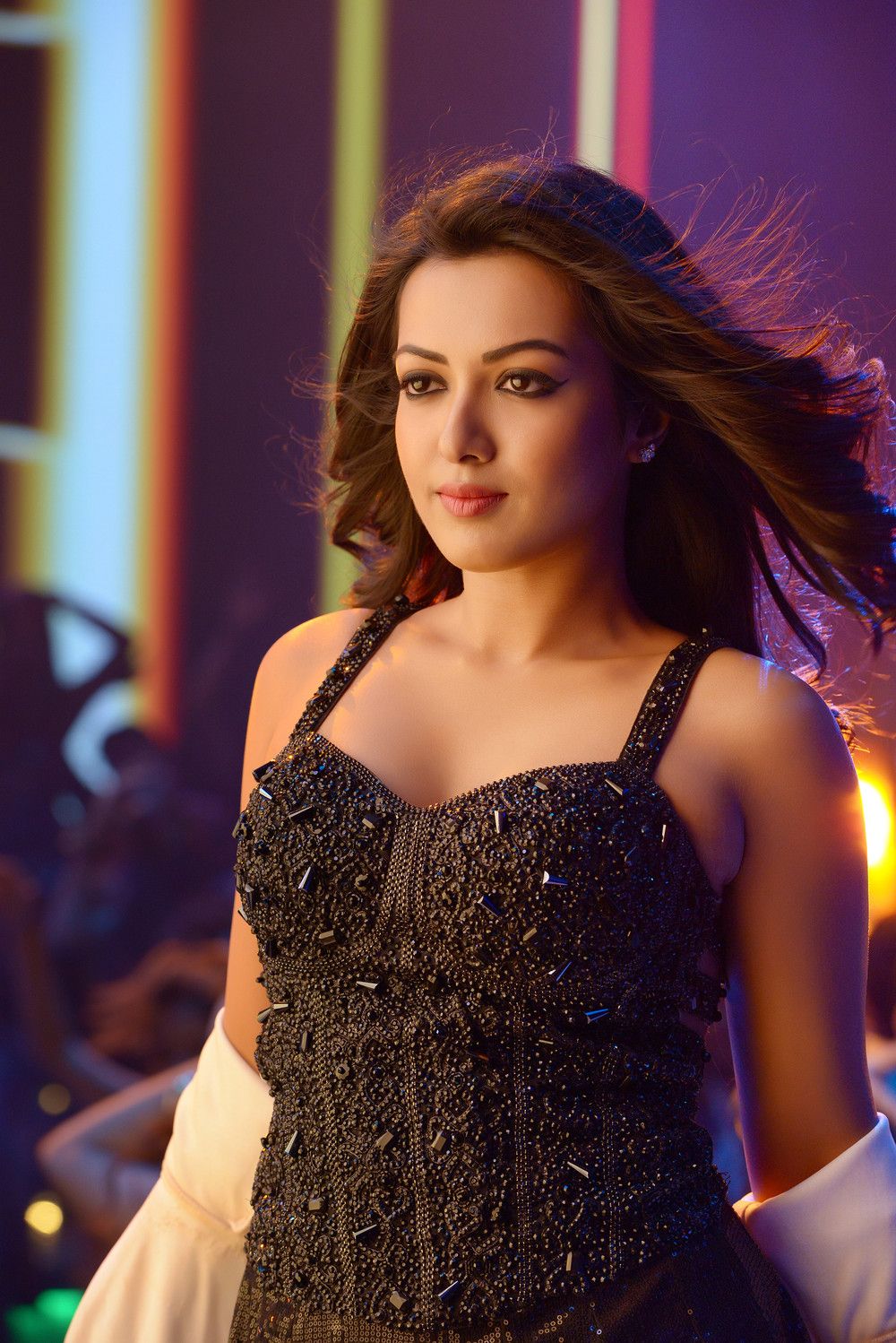 Catherine Tresa latest photo from Sarrainodu movie photo 1