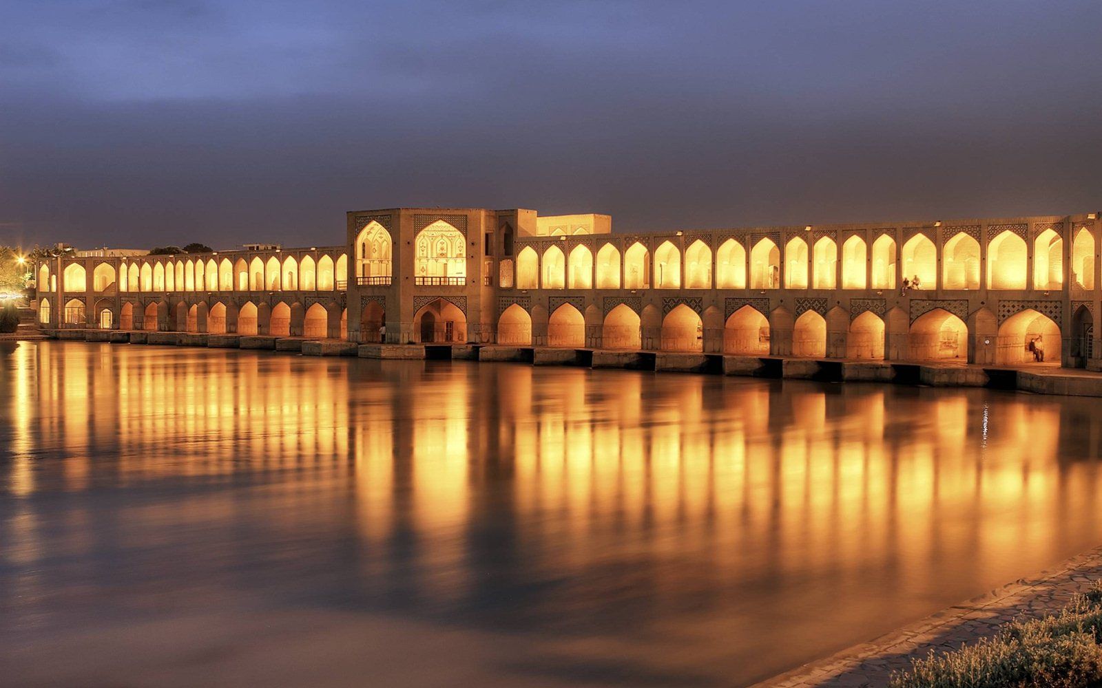 Siose Bridge Arch Bridge In Isfahan Iran HD Wallpaper