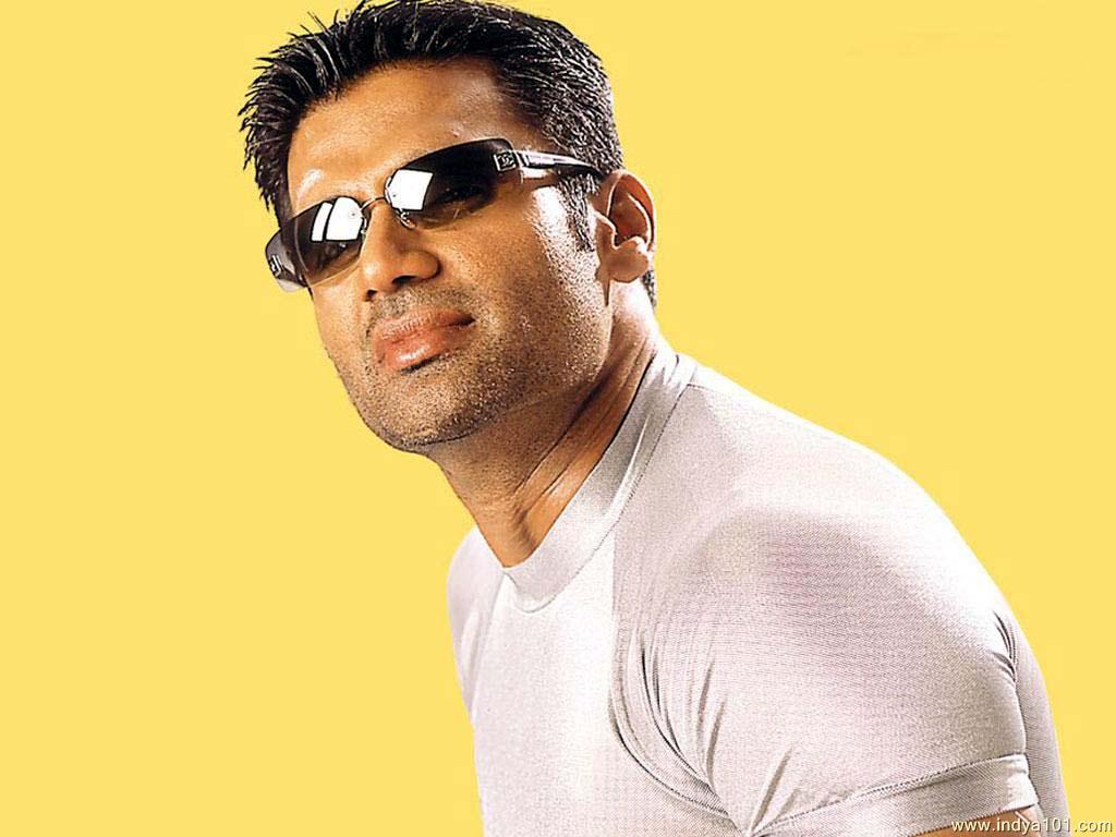 Sunil Shetty cut his hair for a new look in Hera Pheri 3 Shared video with  fans - YouTube