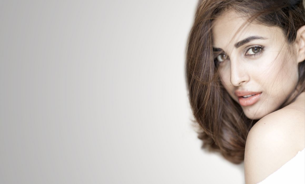 Priya Banerjee 1 Wallpaperx4051