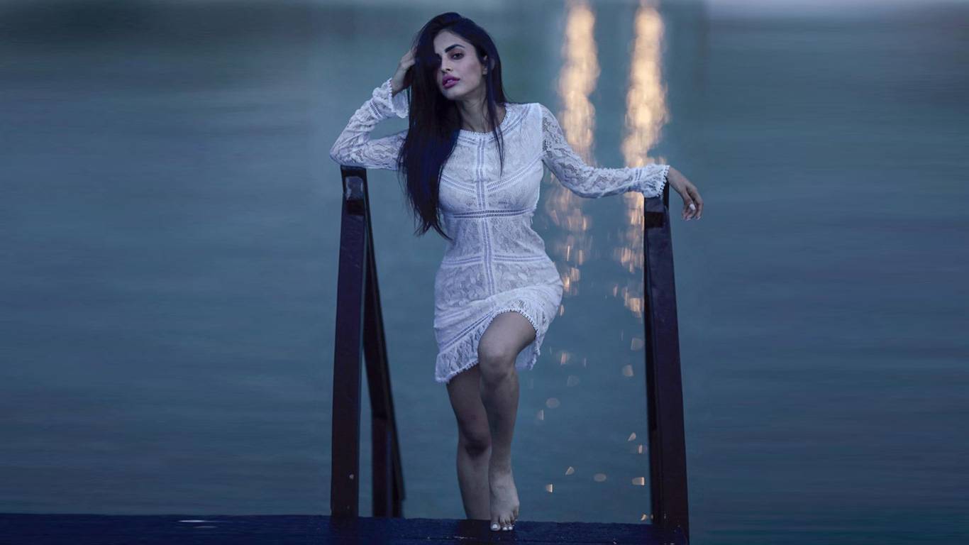 Priya Banerjee HD Wallpaper. Latest Priya Banerjee Wallpaper HD